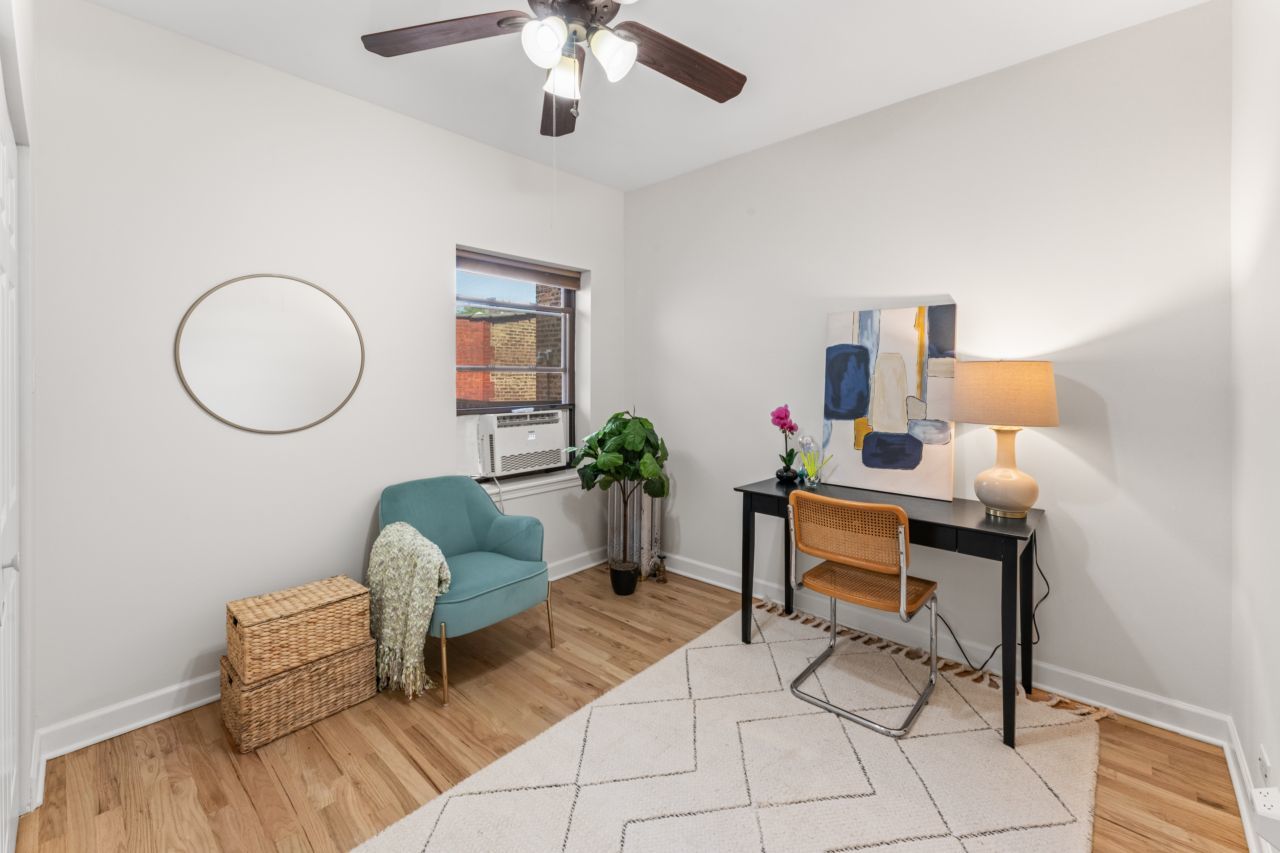 1520 W Belle Plaine Avenue Unit: 1