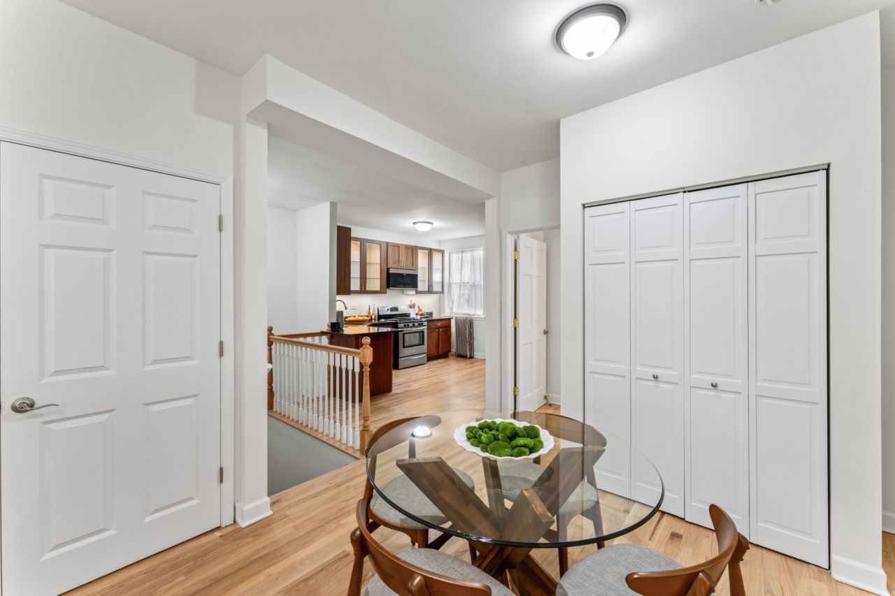 1520 W Belle Plaine Avenue Unit: 1