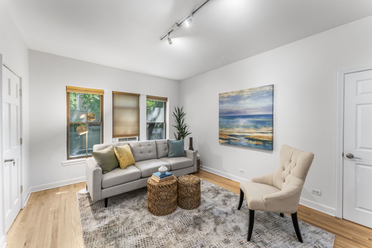 1520 W Belle Plaine Avenue Unit: 1