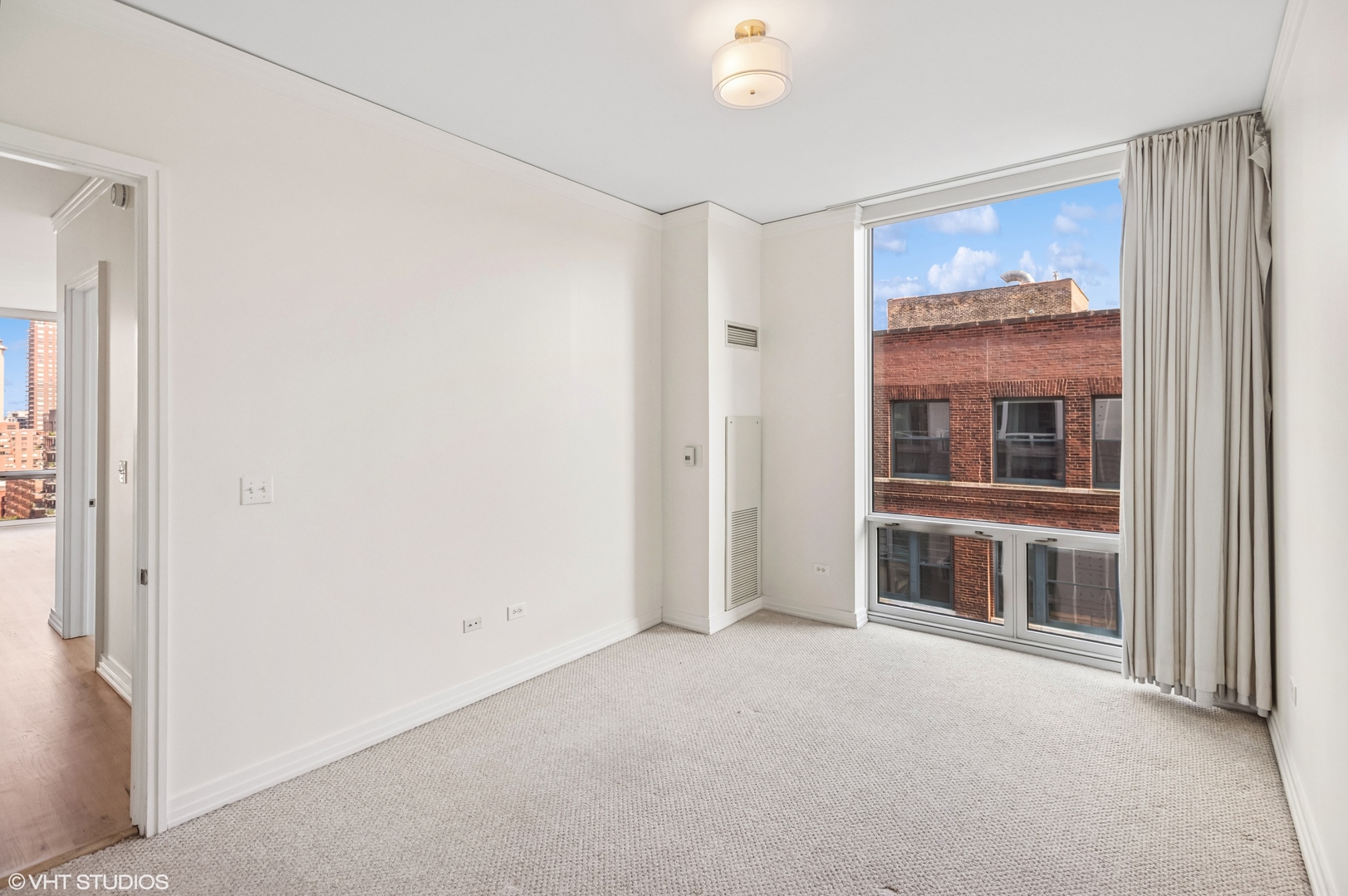 170 W Polk Street Unit: 1205