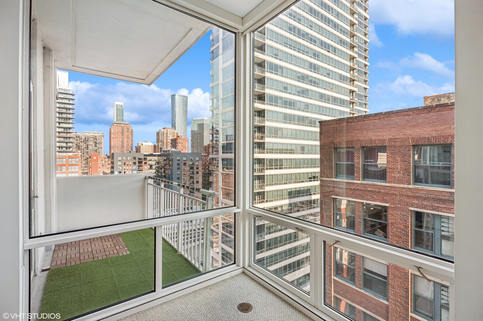 170 W Polk Street Unit: 1205
