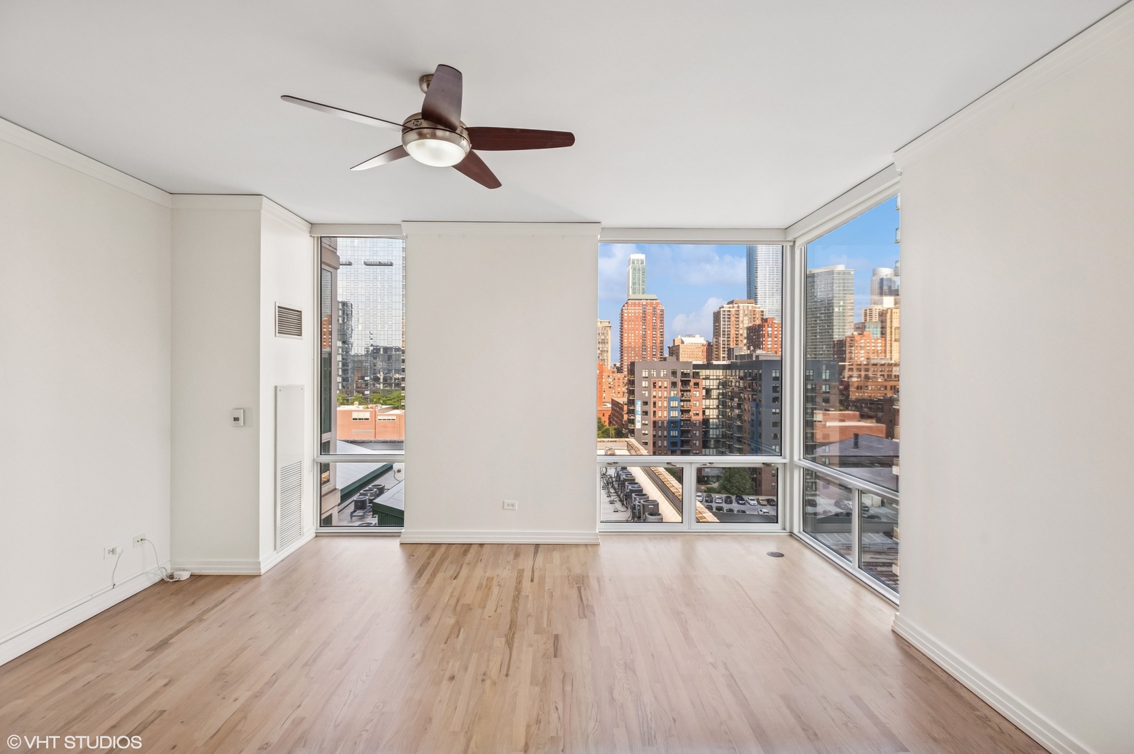 170 W Polk Street Unit: 1205