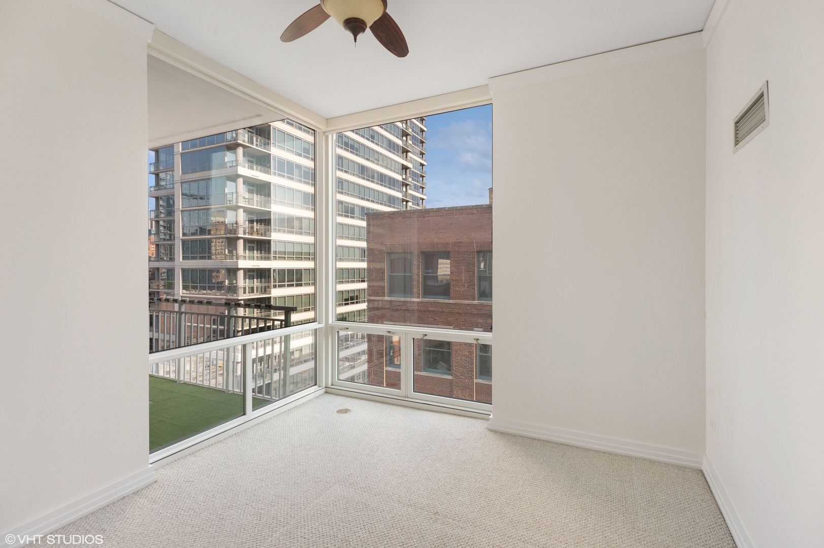 170 W Polk Street Unit: 1205