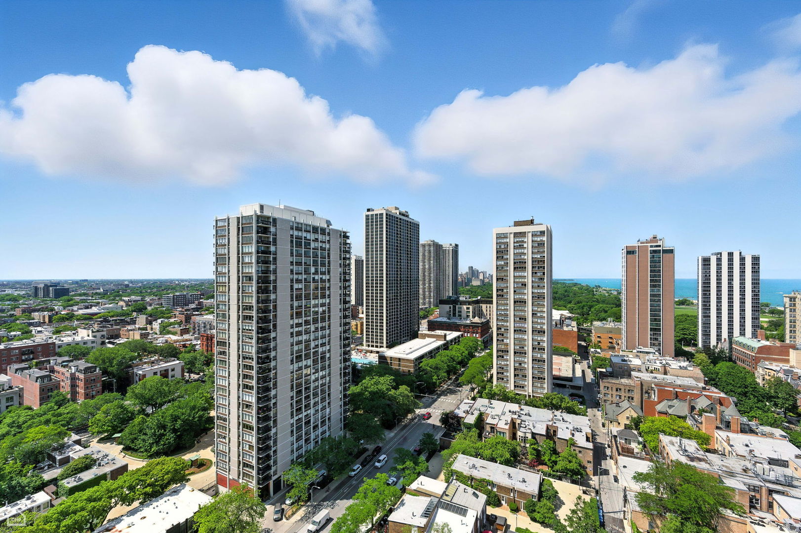 88 W Schiller Street Unit: 2301