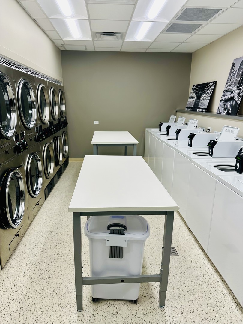 88 W Schiller Street Unit: 2301