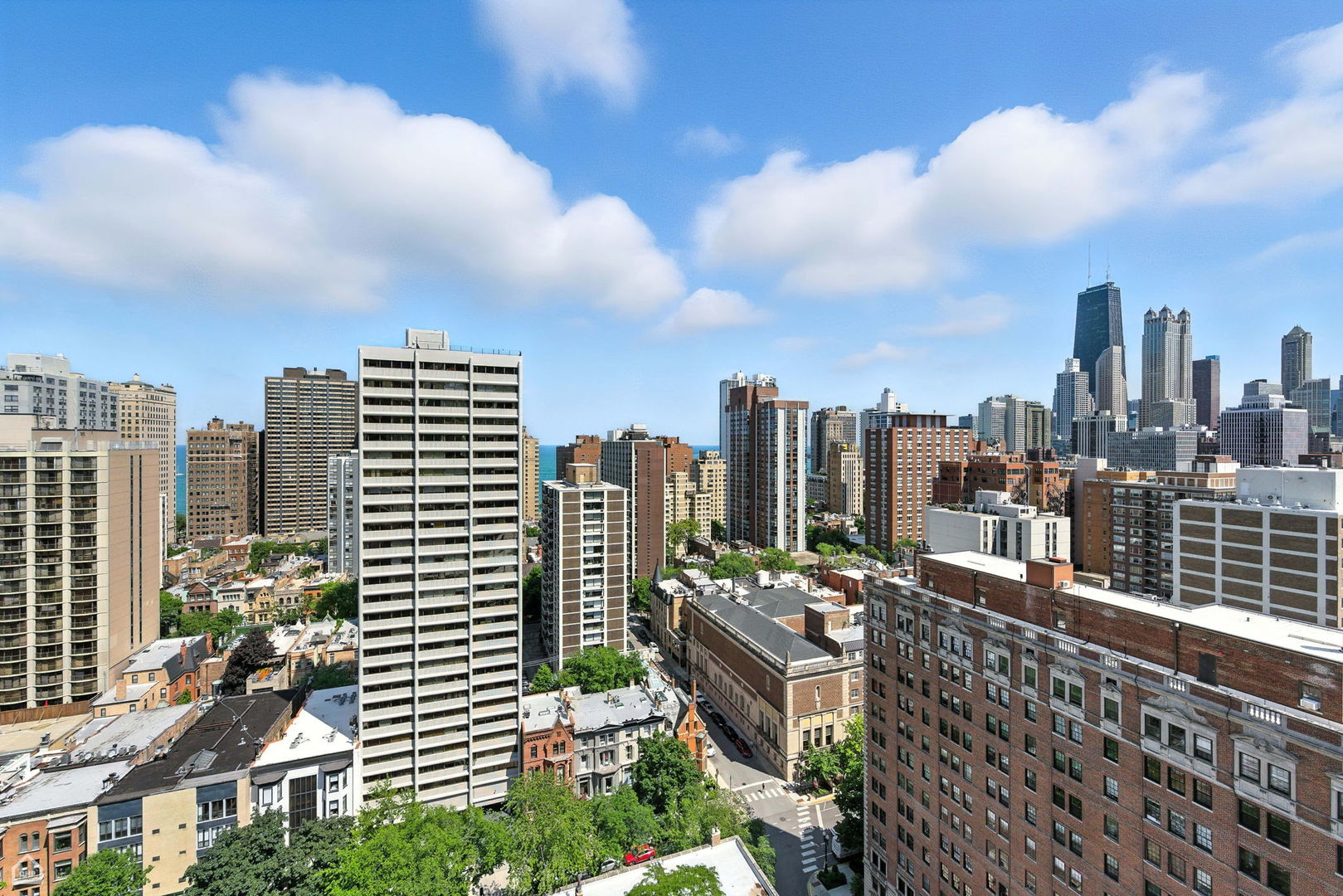 88 W Schiller Street Unit: 2301