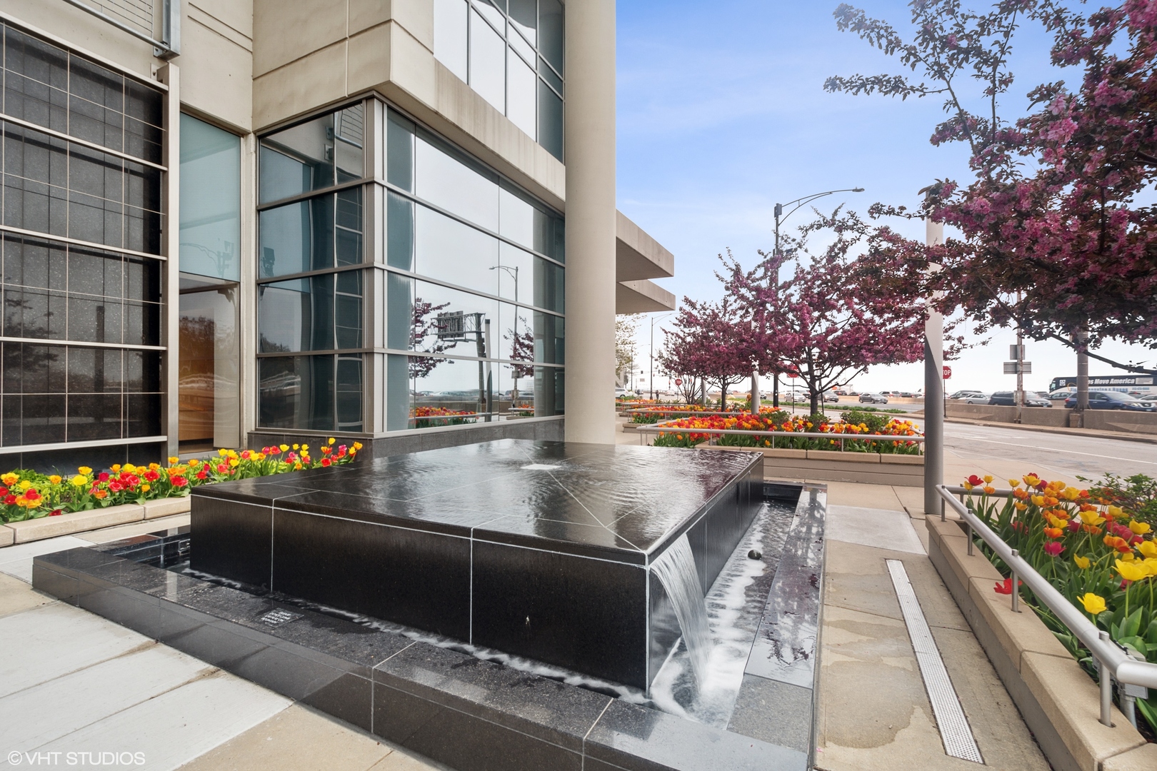 600 N LAKE SHORE Drive Unit: 1808