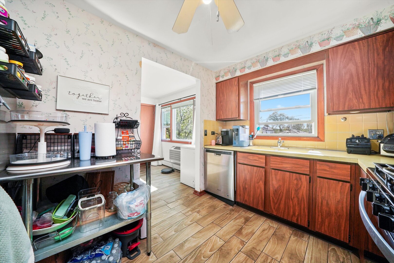 6568 W Roscoe Street Unit: 2N