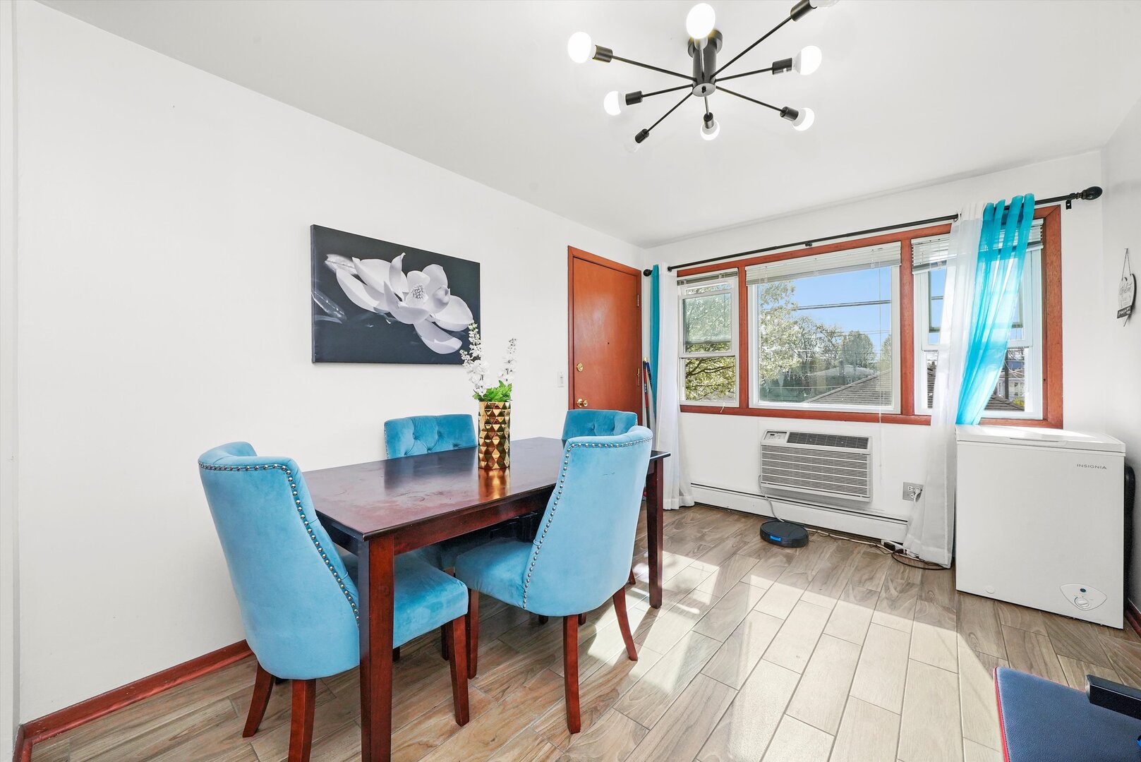 6568 W Roscoe Street Unit: 2N