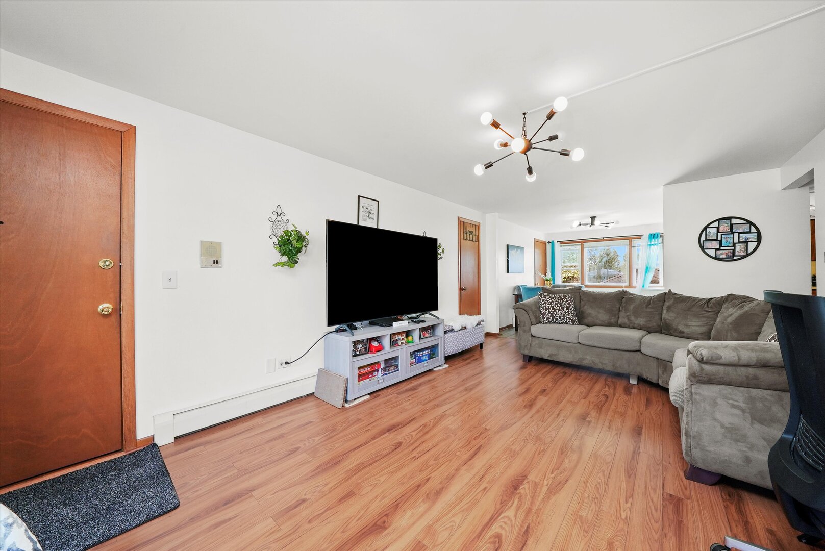 6568 W Roscoe Street Unit: 2N