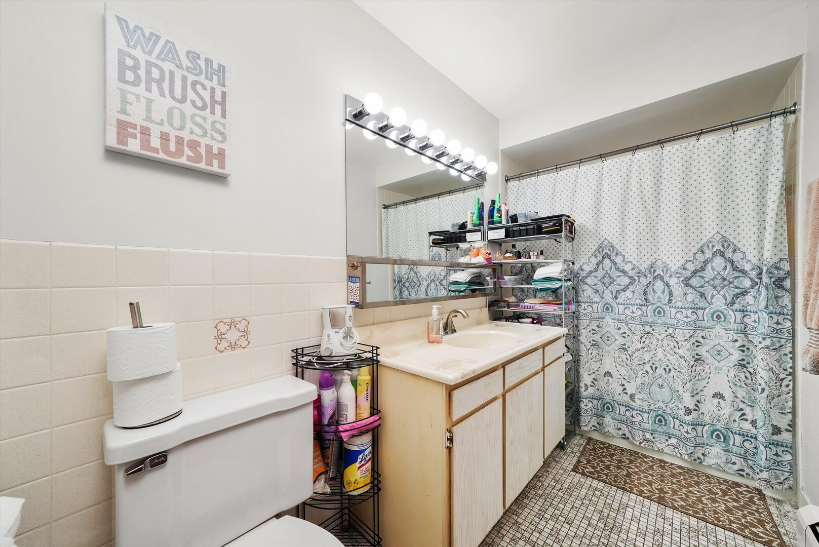 6568 W Roscoe Street Unit: 2N