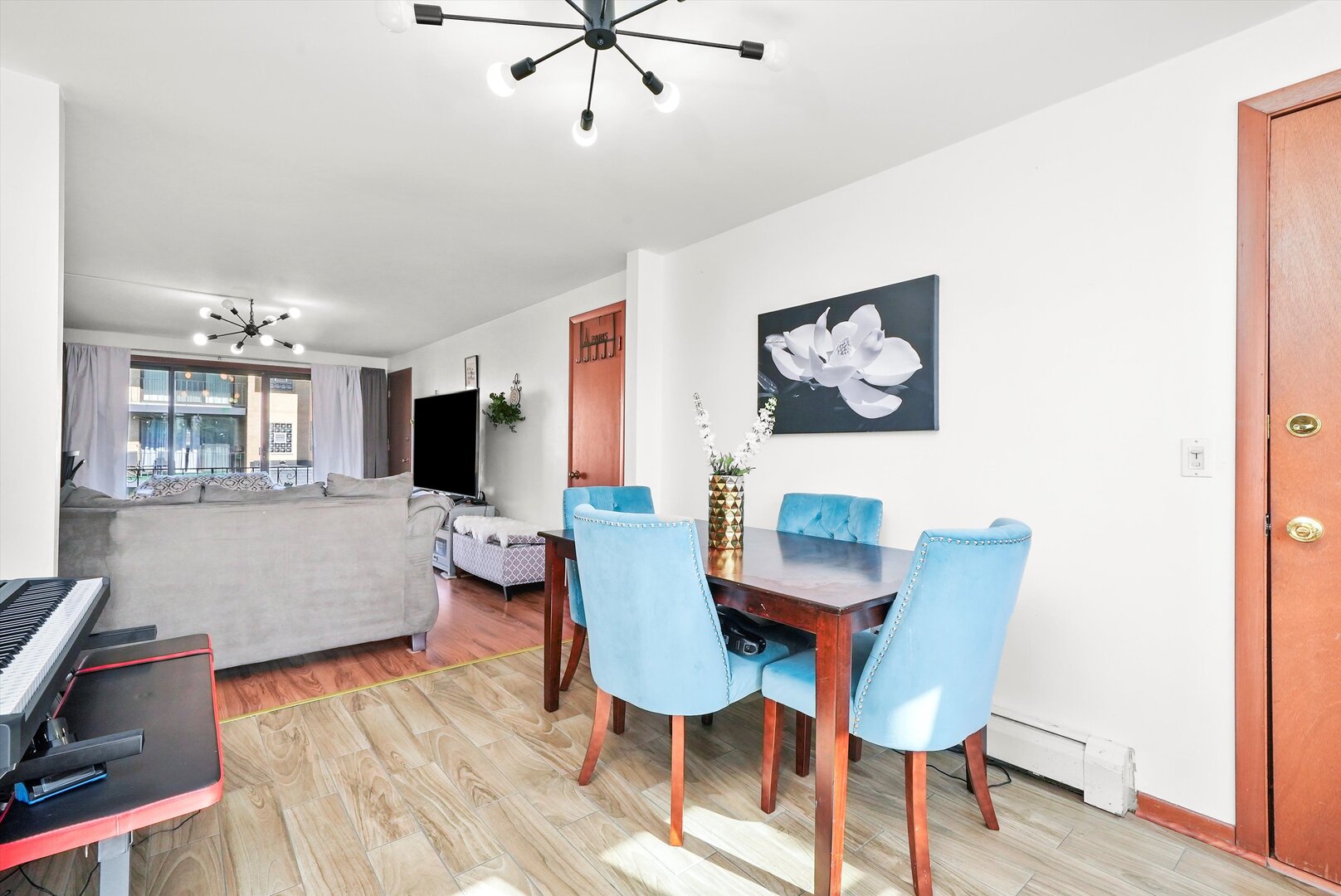 6568 W Roscoe Street Unit: 2N