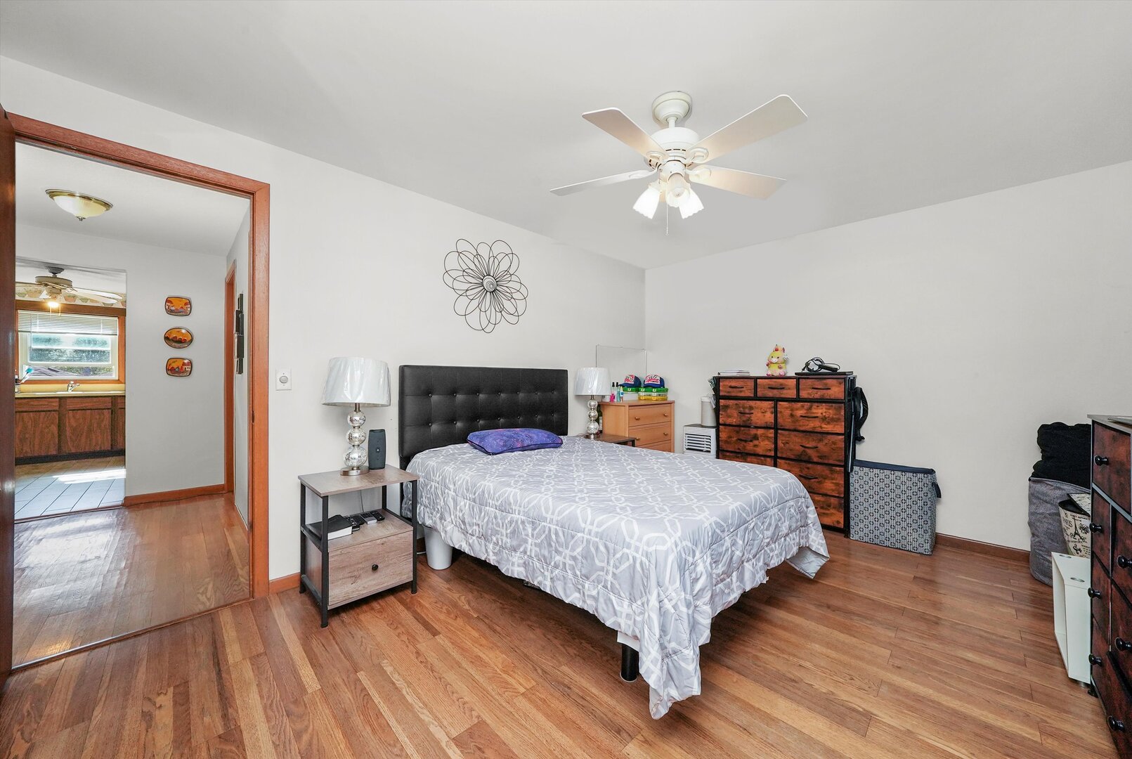 6568 W Roscoe Street Unit: 2N