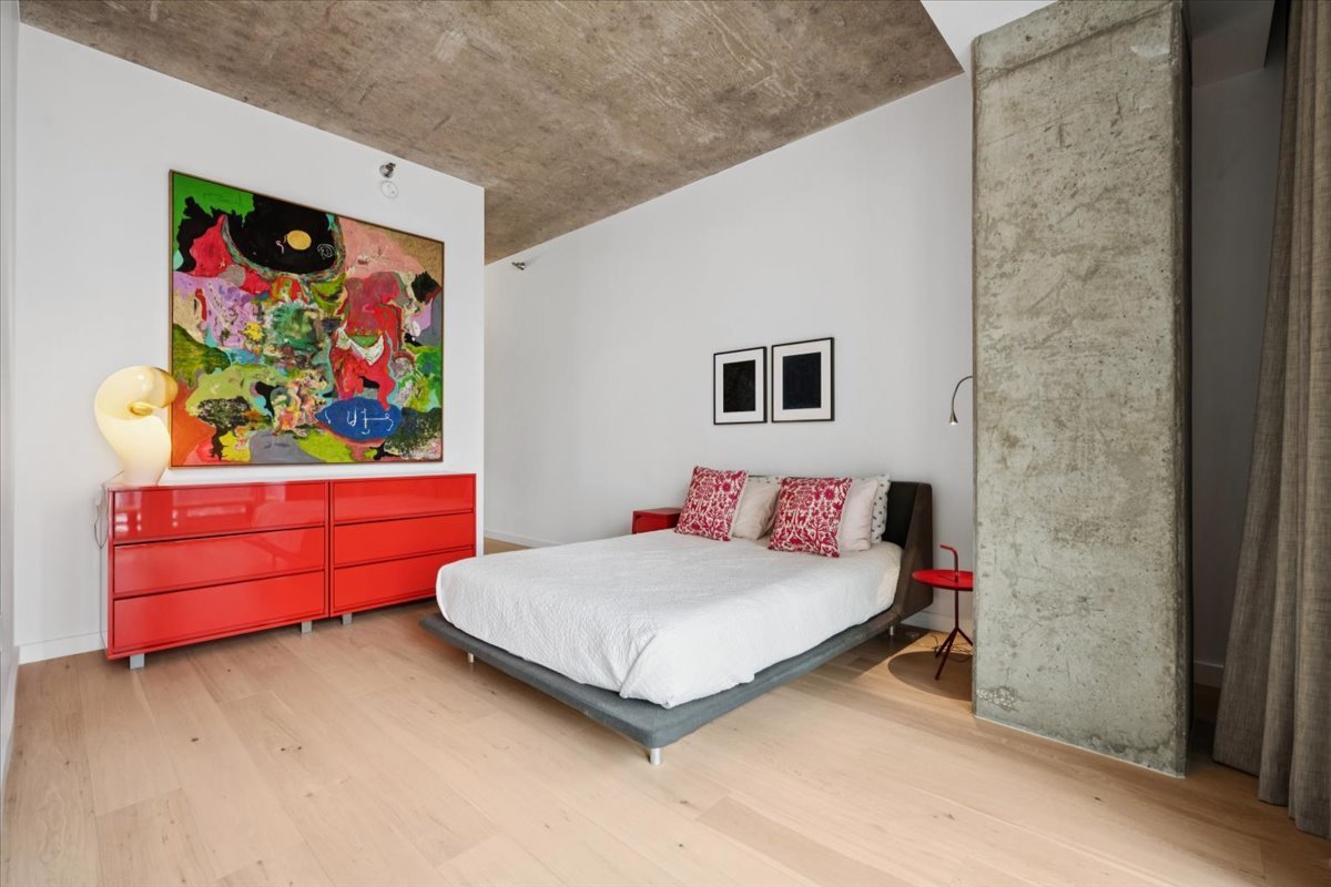 550 N Saint Clair Street Unit: 1508