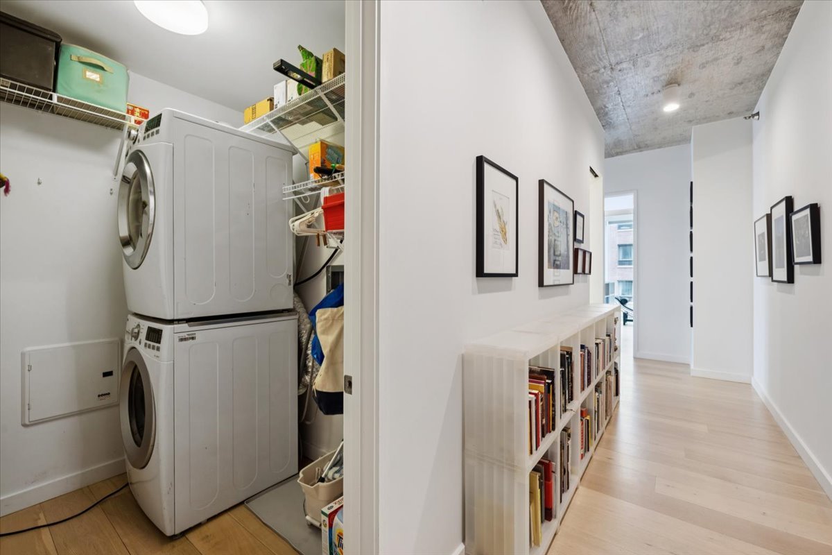 550 N Saint Clair Street Unit: 1508