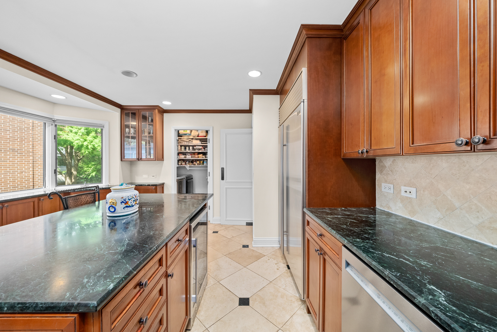 55 W Goethe Street Unit: 1222