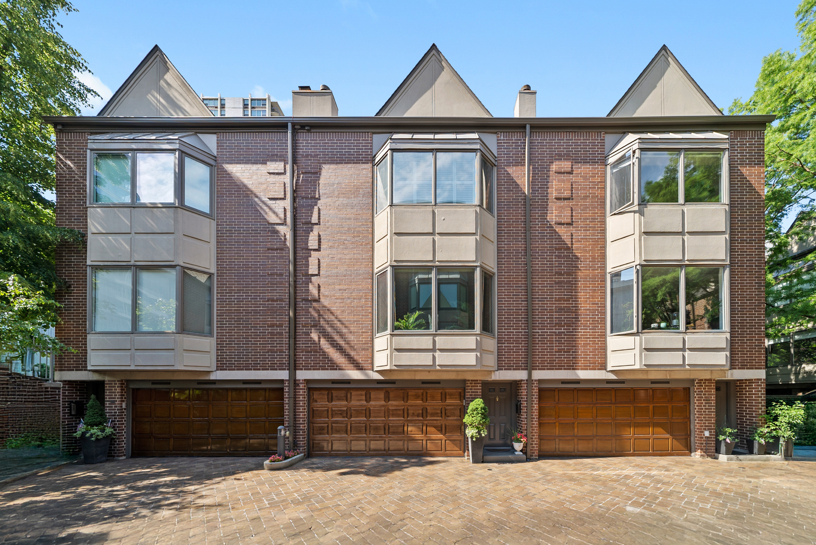 55 W Goethe Street Unit: 1222