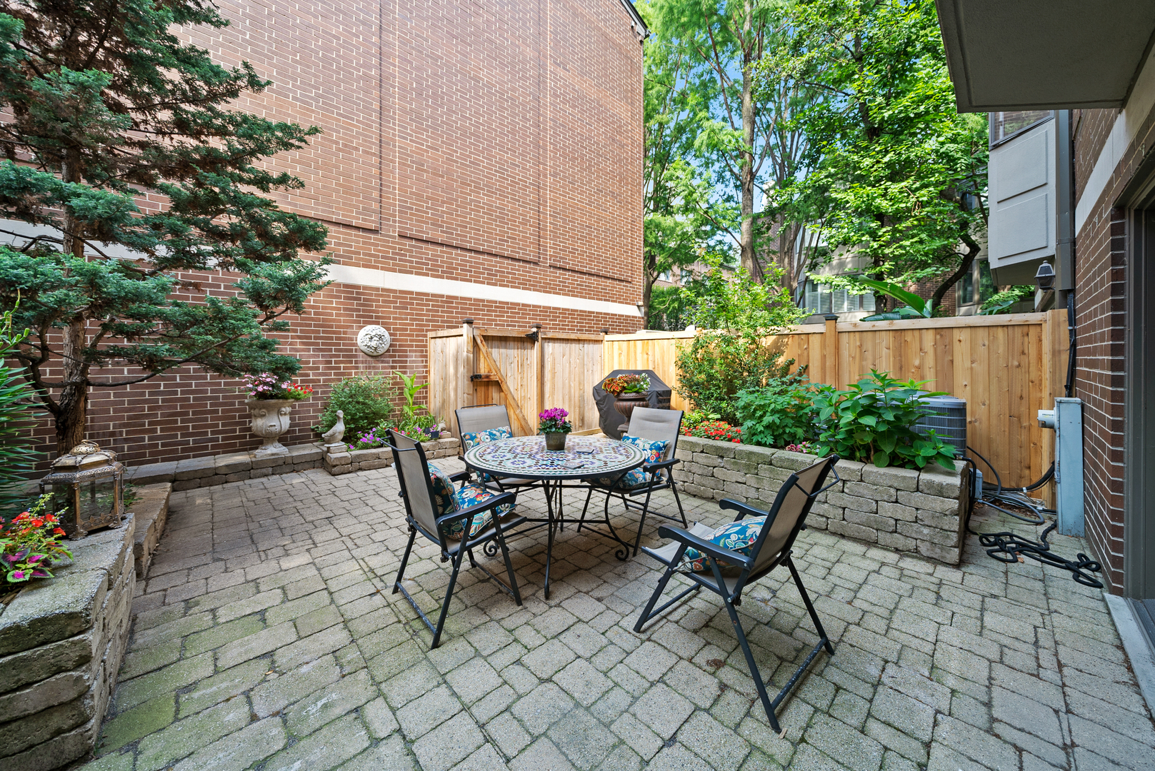 55 W Goethe Street Unit: 1222