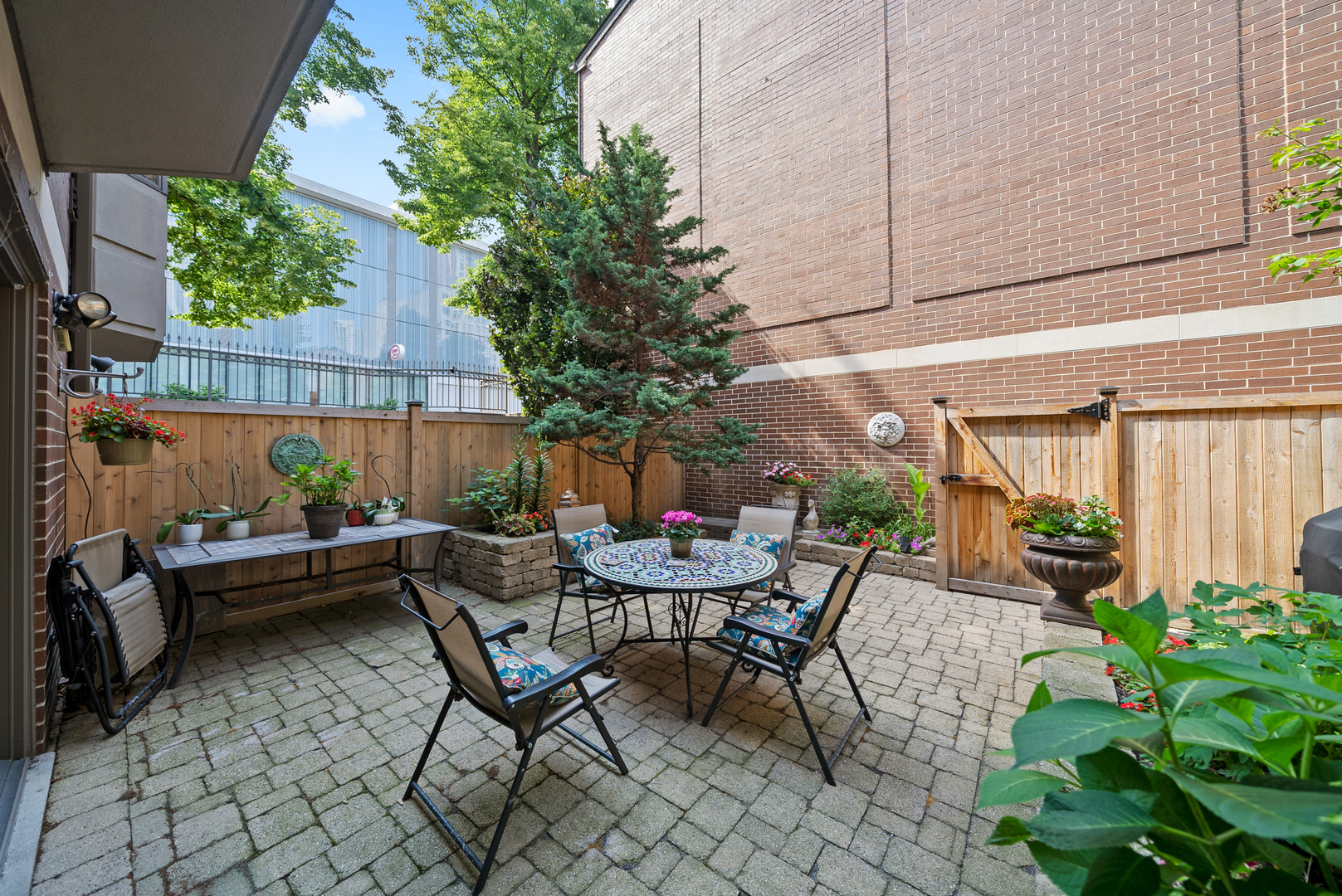 55 W Goethe Street Unit: 1222
