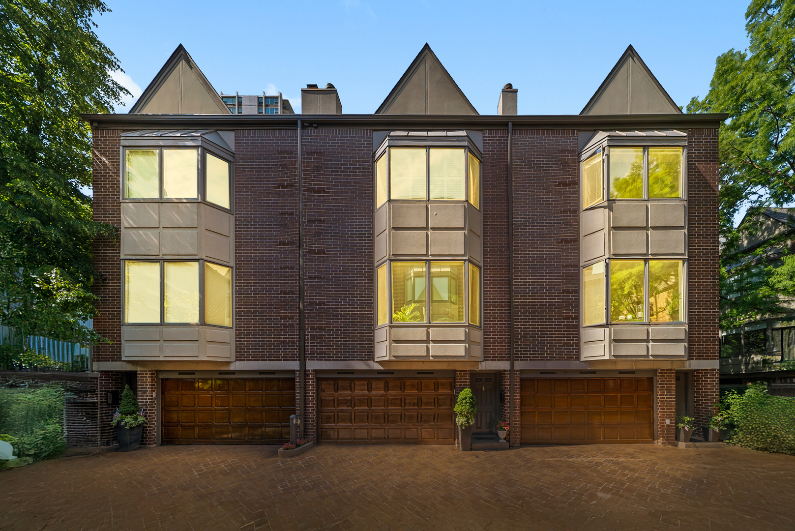 55 W Goethe Street Unit: 1222