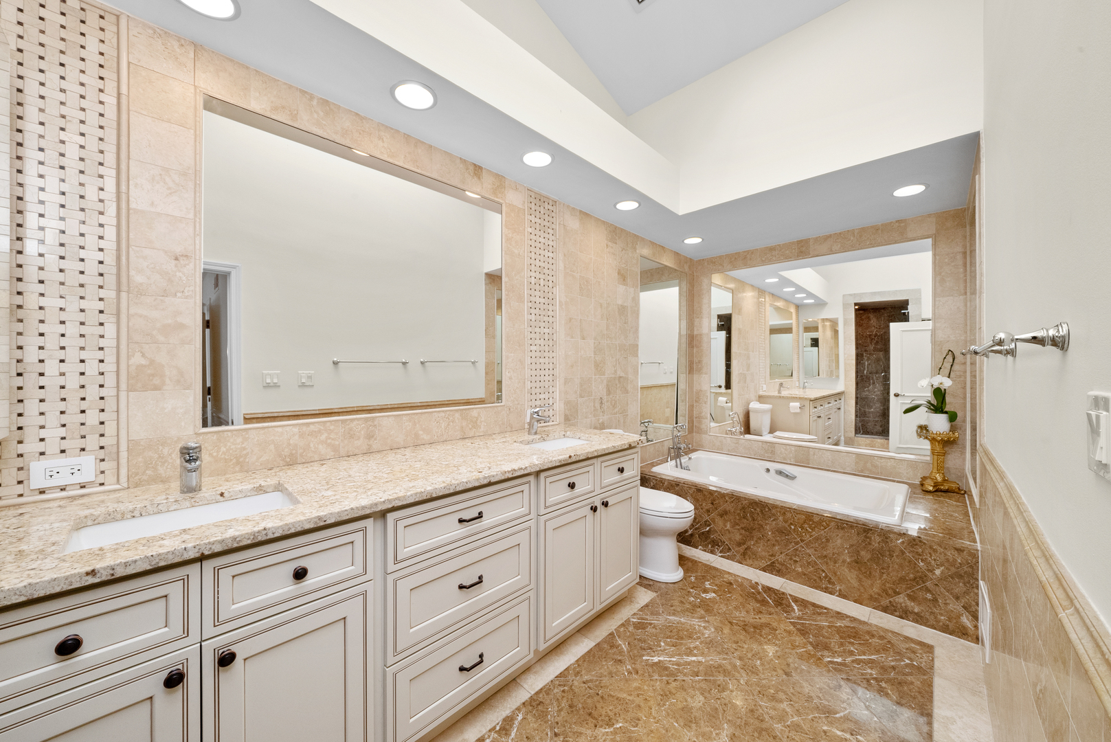 55 W Goethe Street Unit: 1222