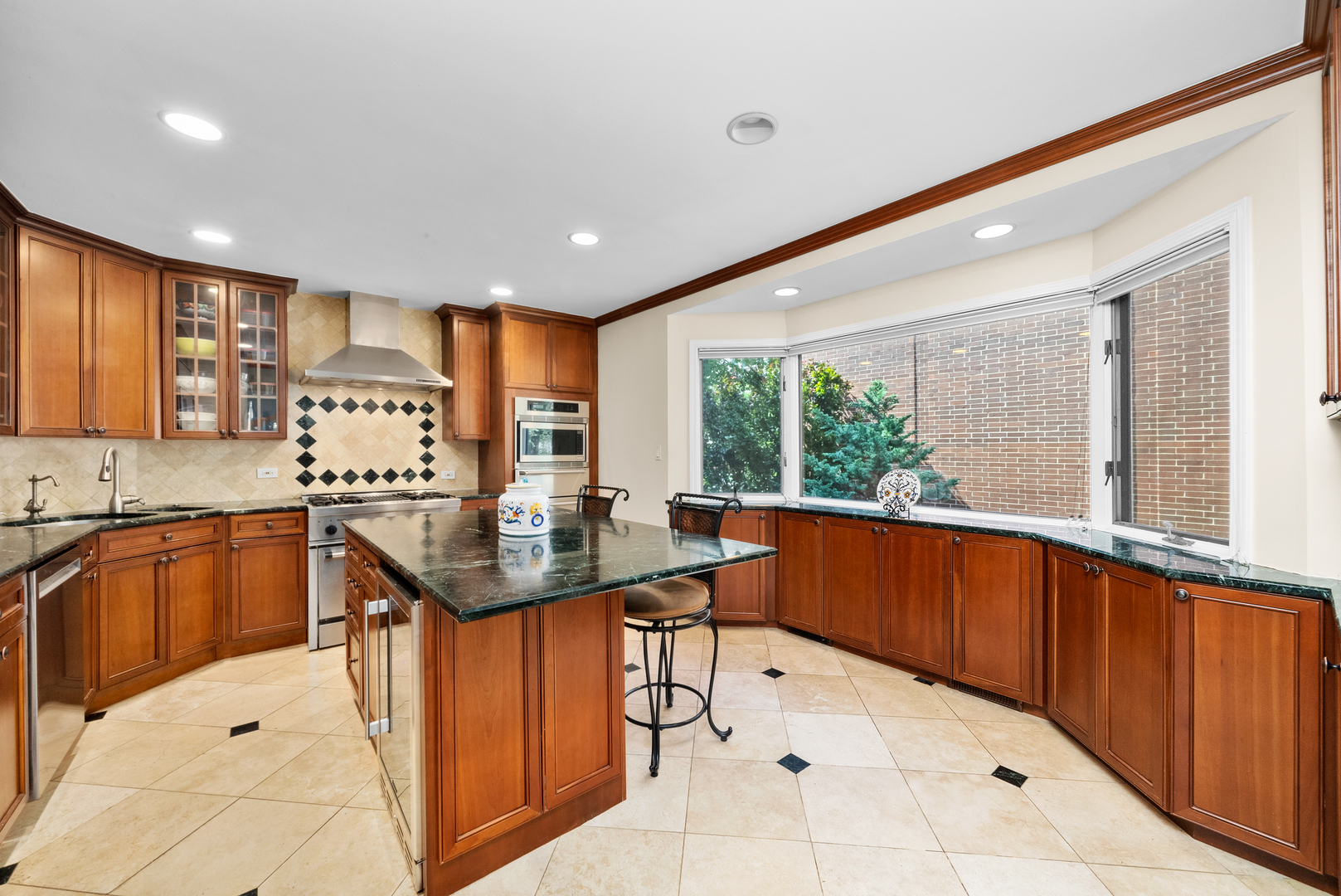 55 W Goethe Street Unit: 1222