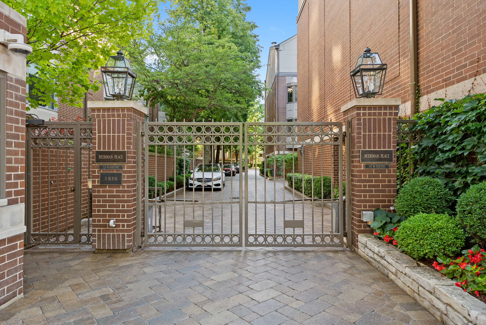 55 W Goethe Street Unit: 1222