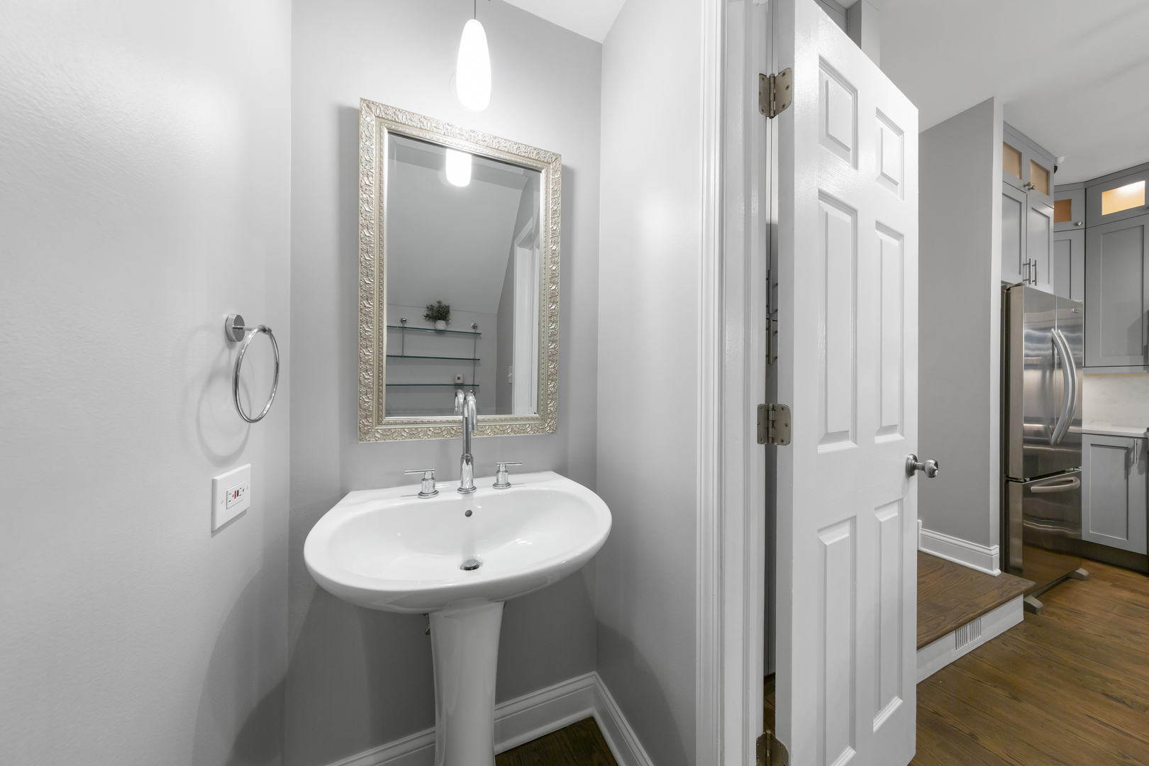 434 W Armitage Avenue