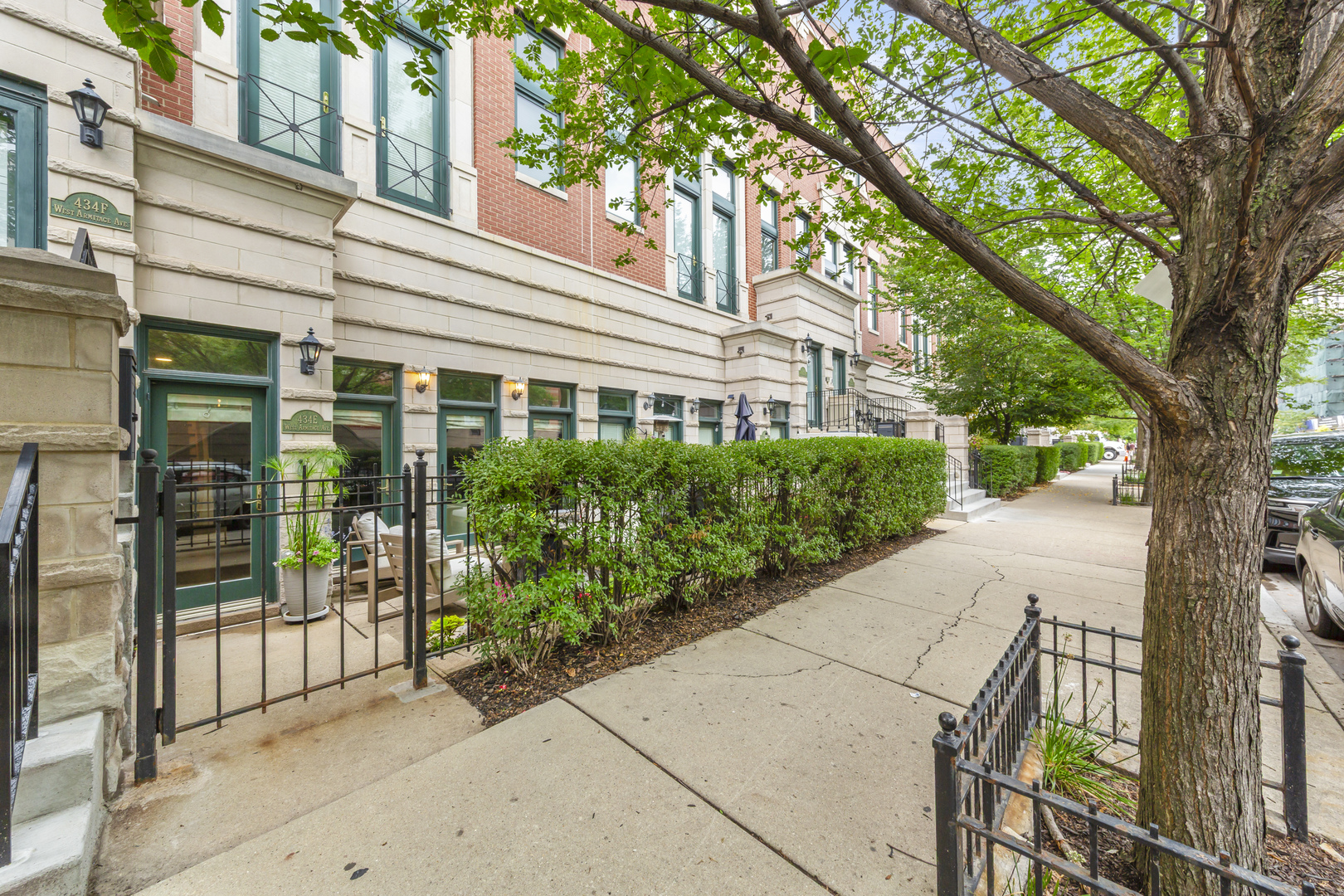 434 W Armitage Avenue