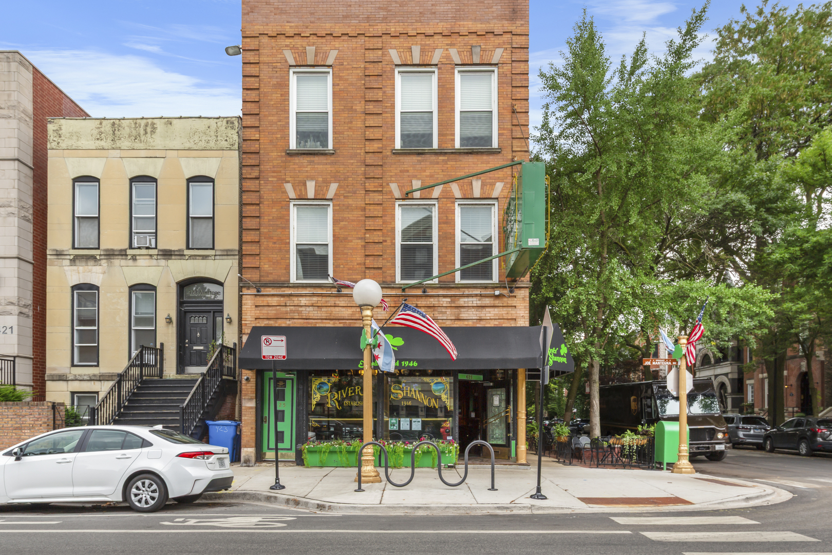 434 W Armitage Avenue