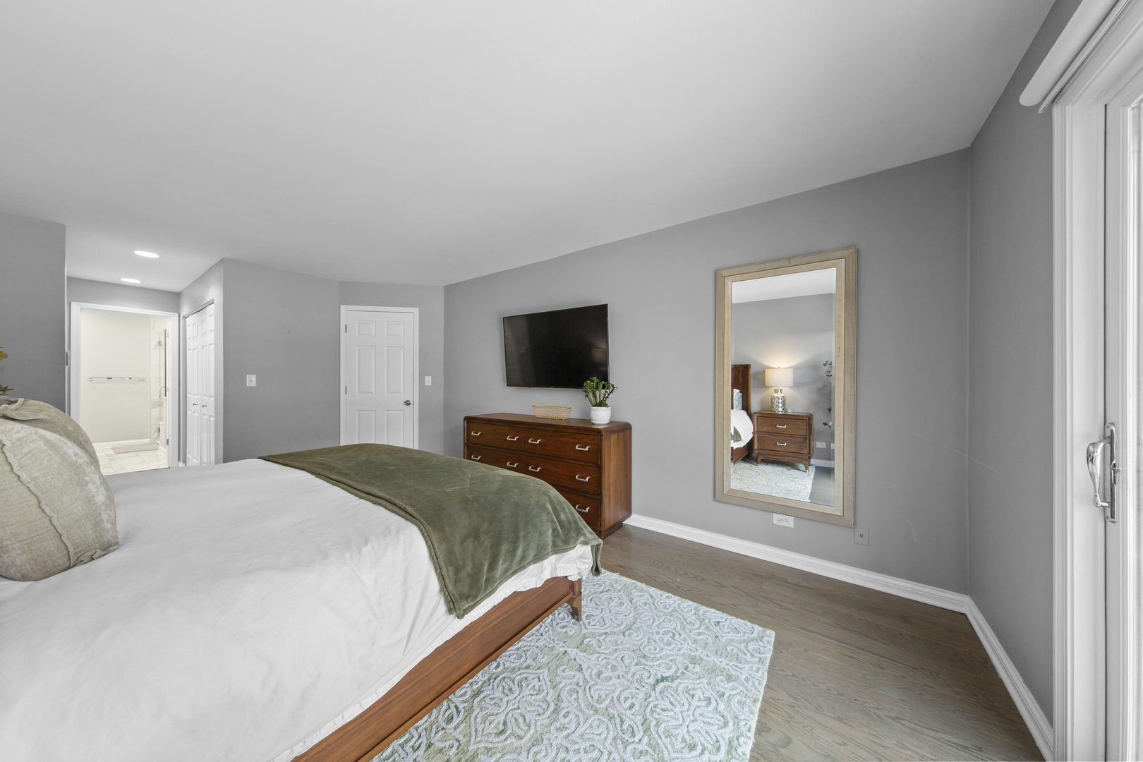 434 W Armitage Avenue