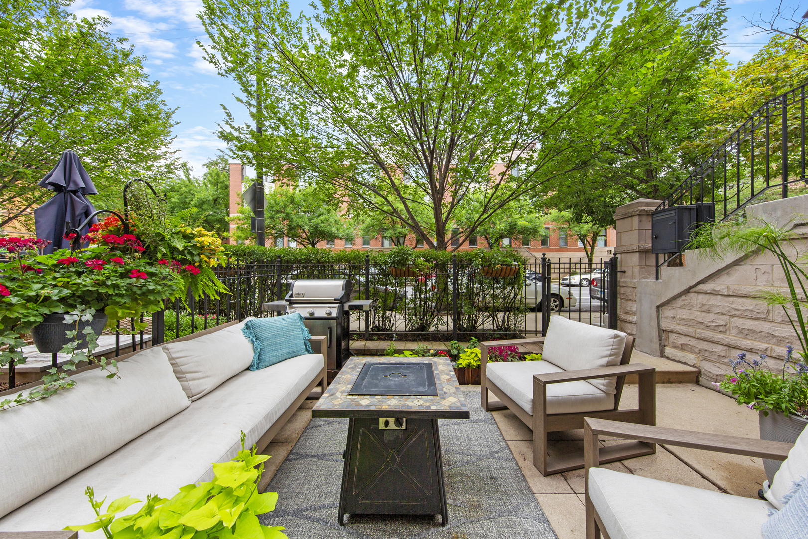 434 W Armitage Avenue