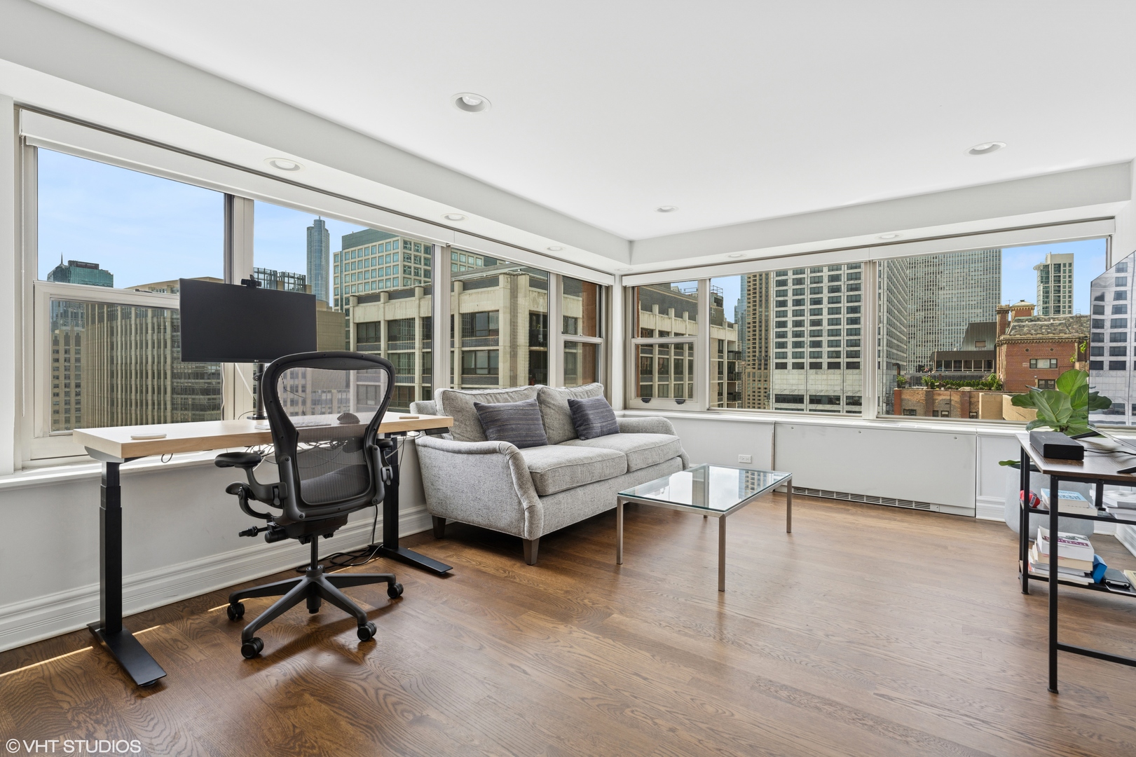 247 E Chestnut Street Unit: 2504