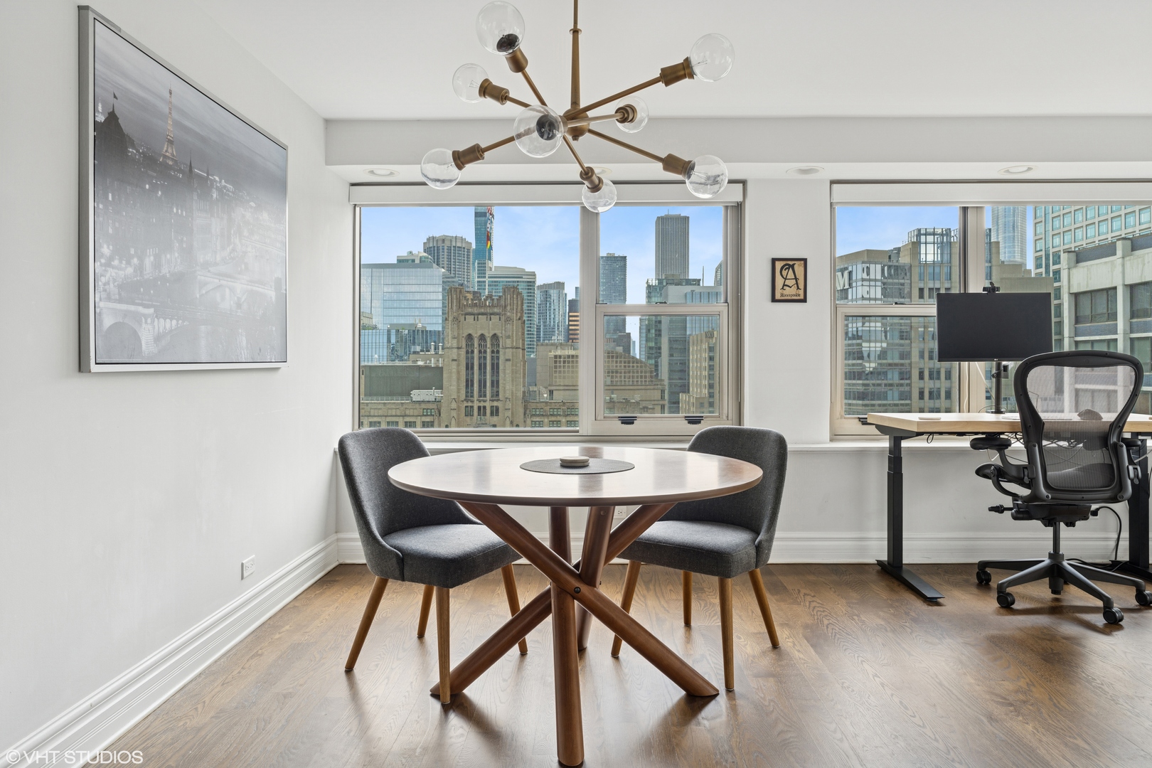 247 E Chestnut Street Unit: 2504