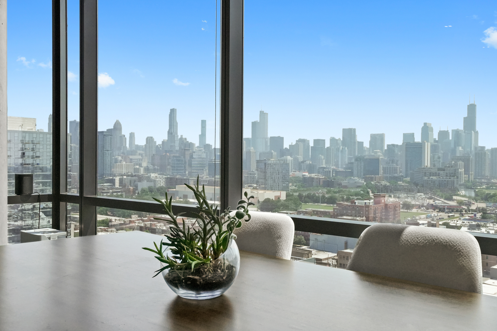 860 W Blackhawk Street Unit: 1807