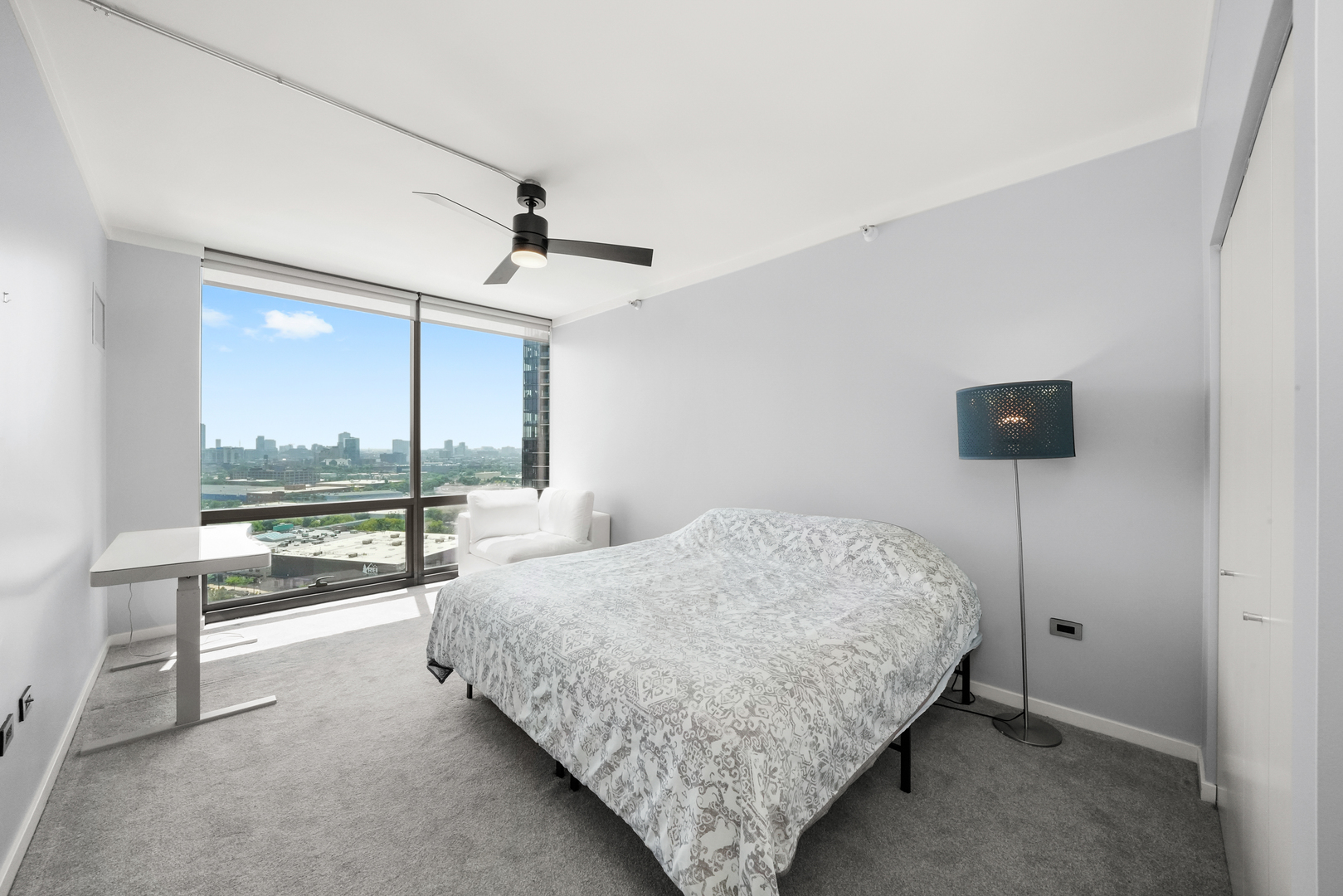 860 W Blackhawk Street Unit: 1807