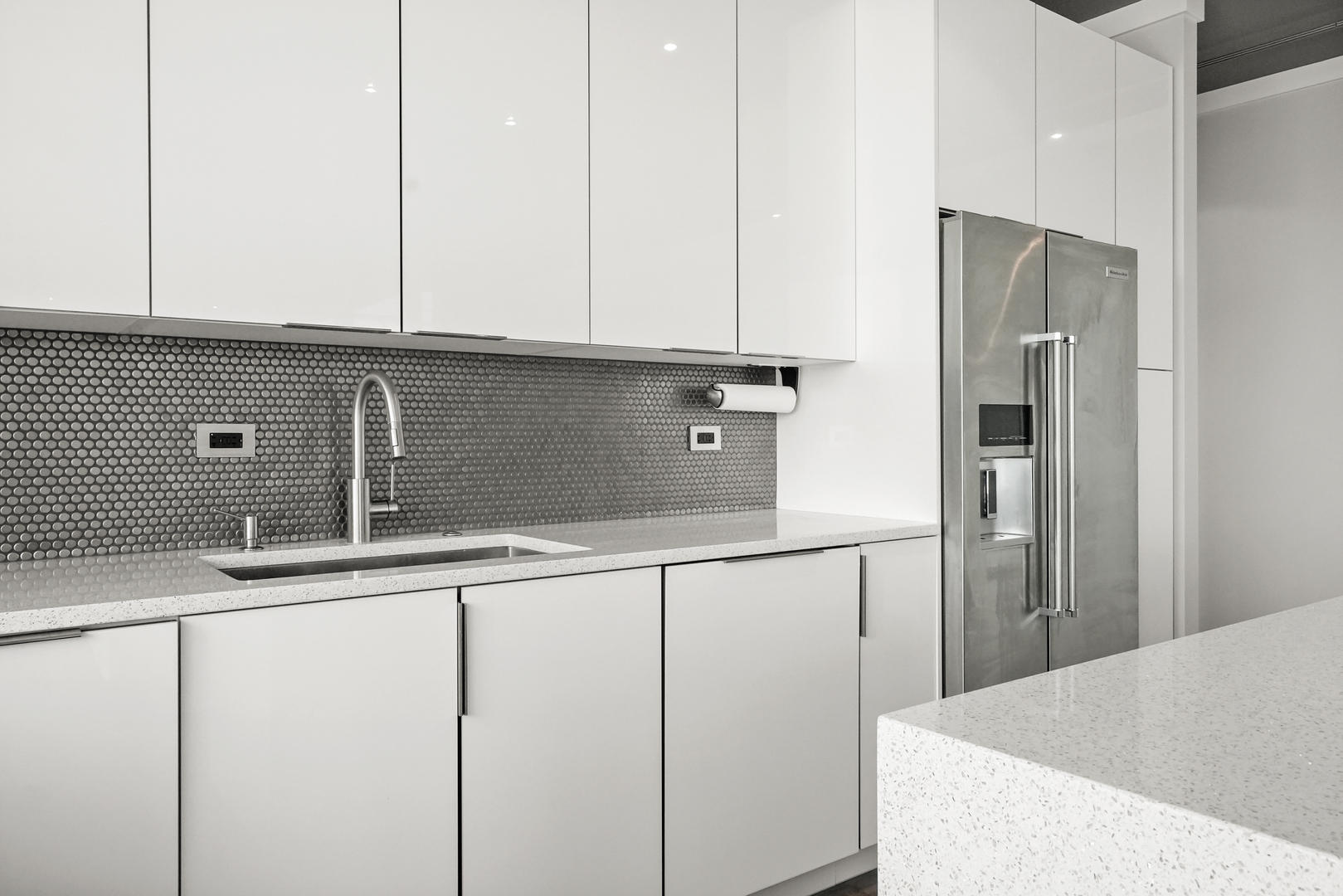 860 W Blackhawk Street Unit: 1807
