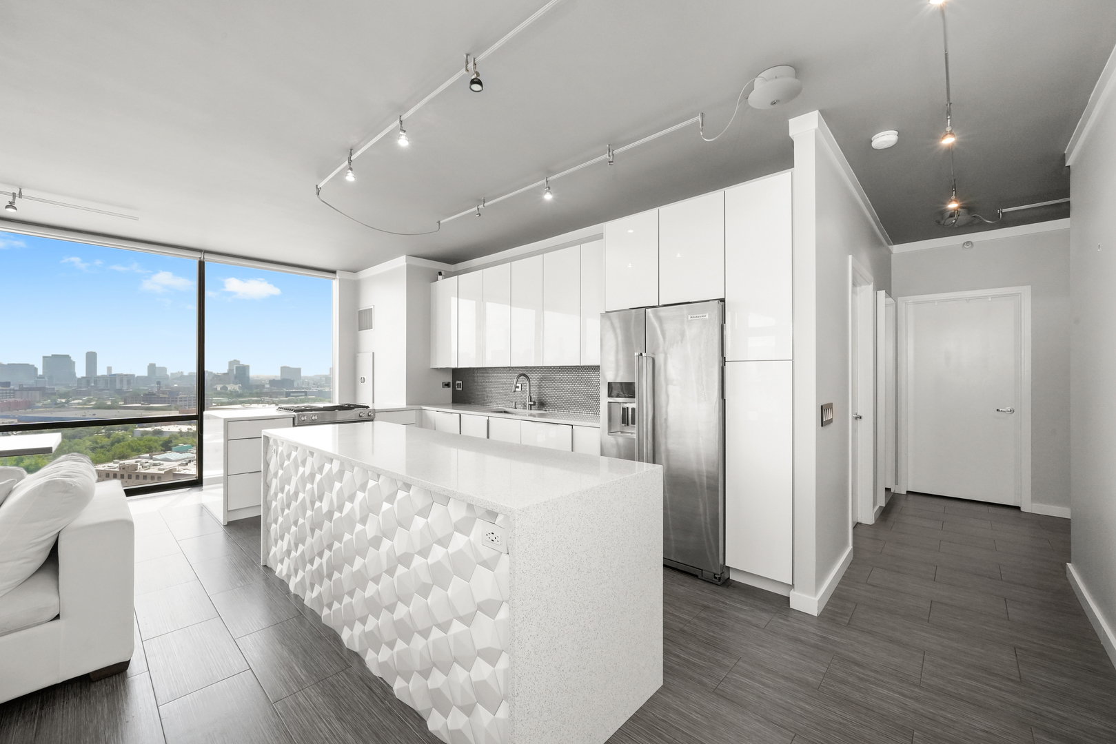 860 W Blackhawk Street Unit: 1807