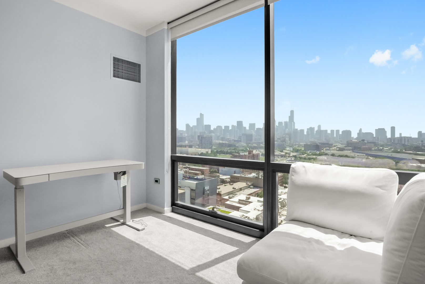 860 W Blackhawk Street Unit: 1807