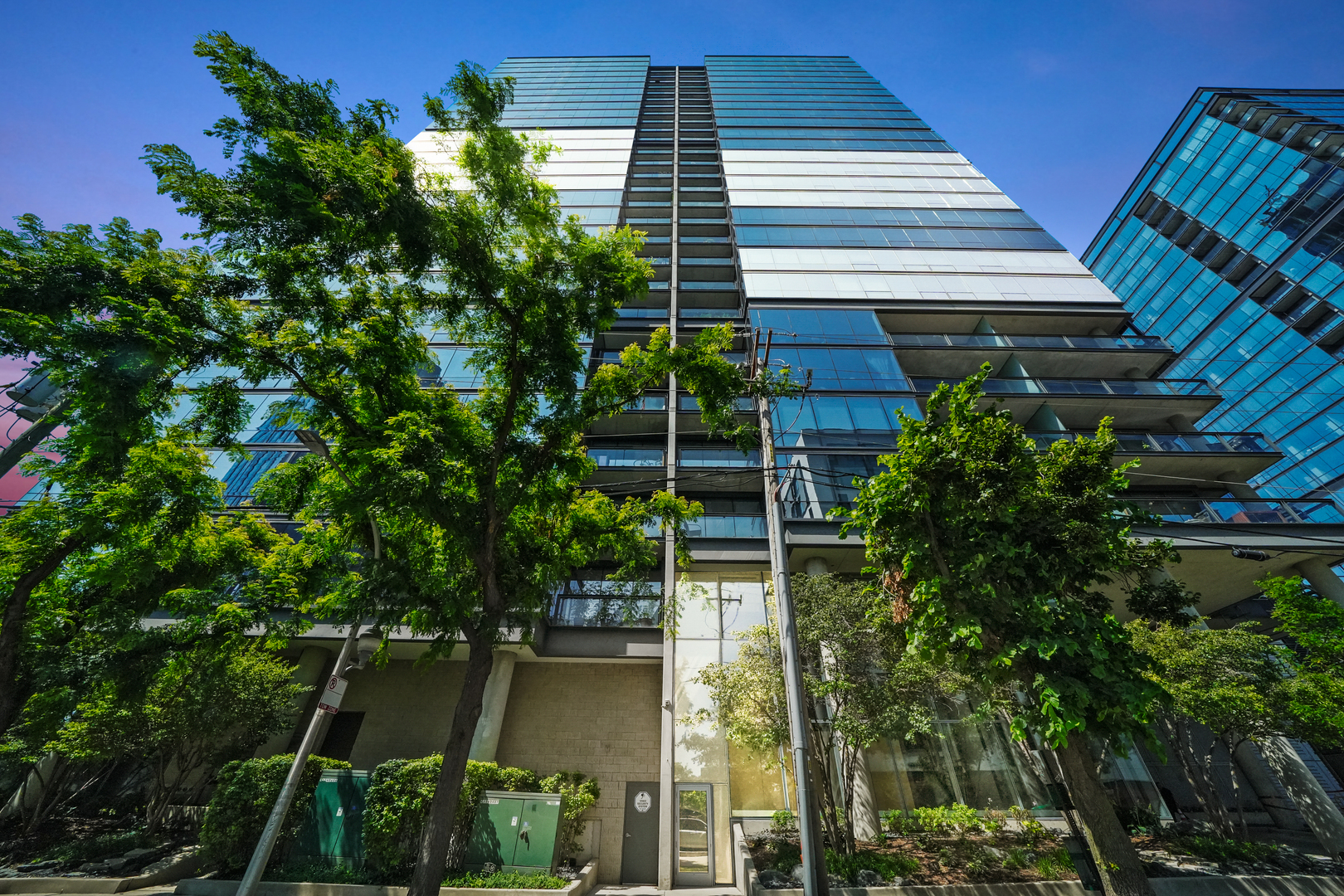 860 W Blackhawk Street Unit: 1807