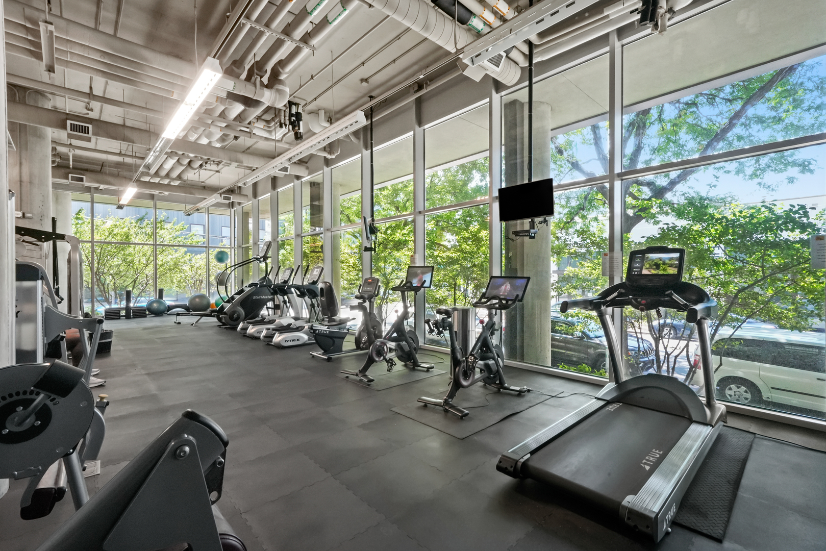 860 W Blackhawk Street Unit: 1807