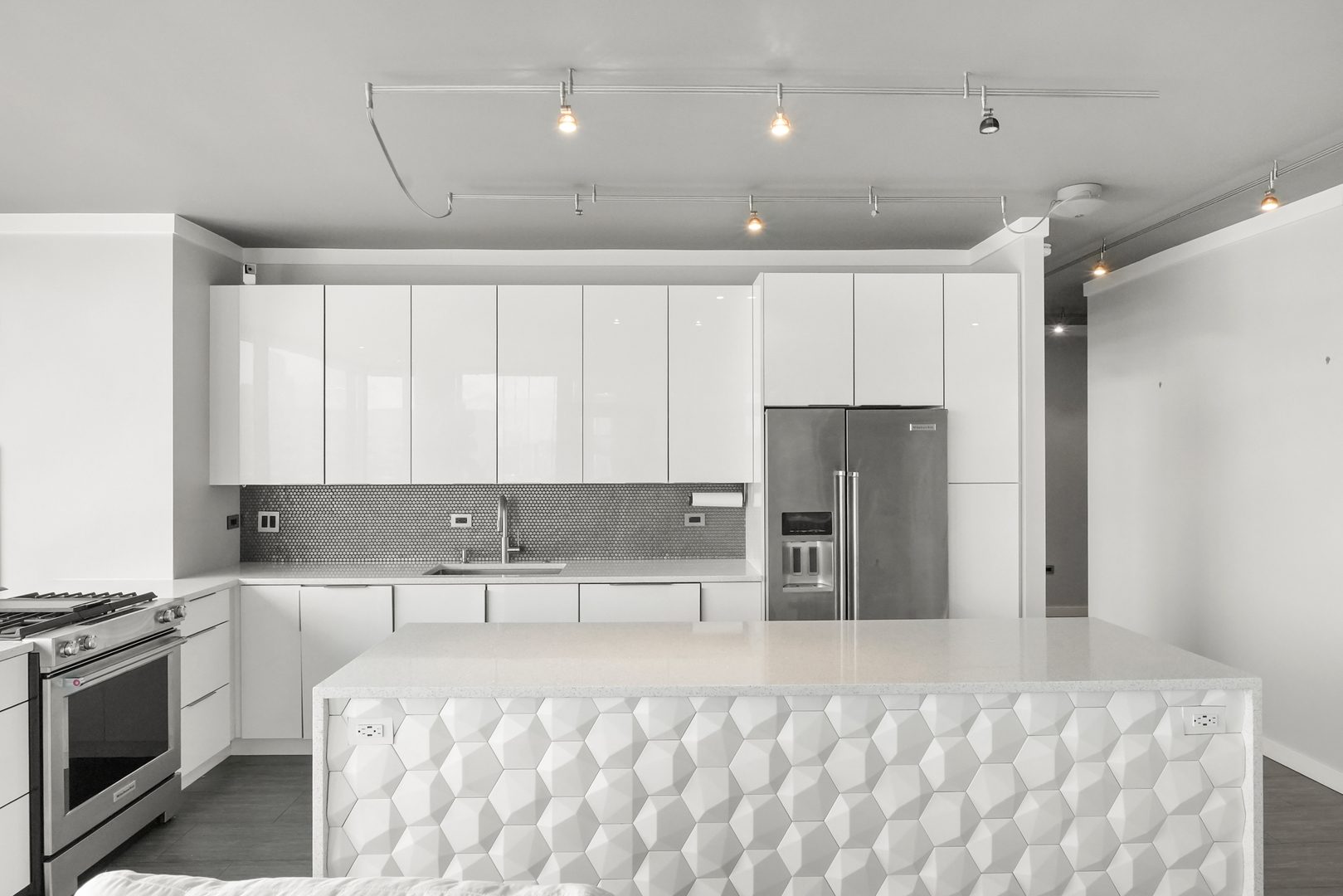 860 W Blackhawk Street Unit: 1807