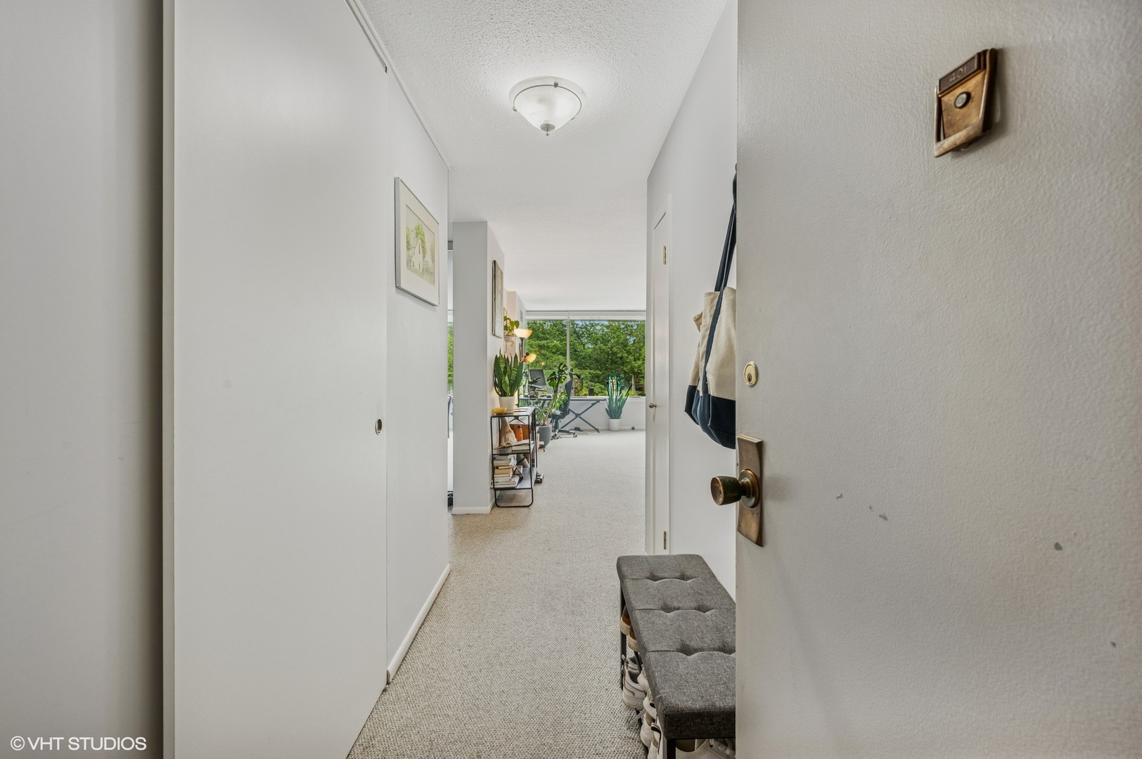 2728 N Hampden Court Unit: 401