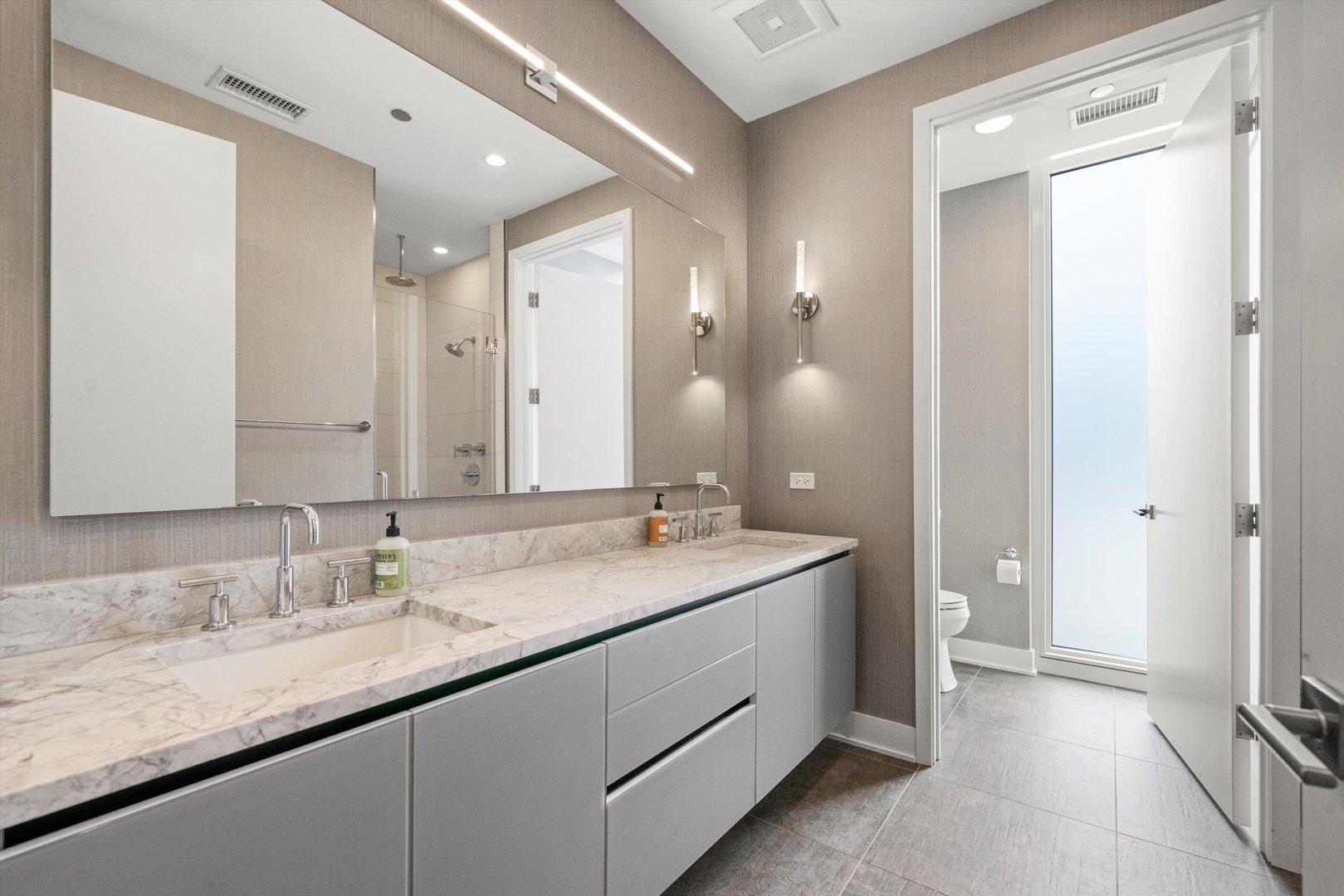 360 W Erie Street Unit: 10C