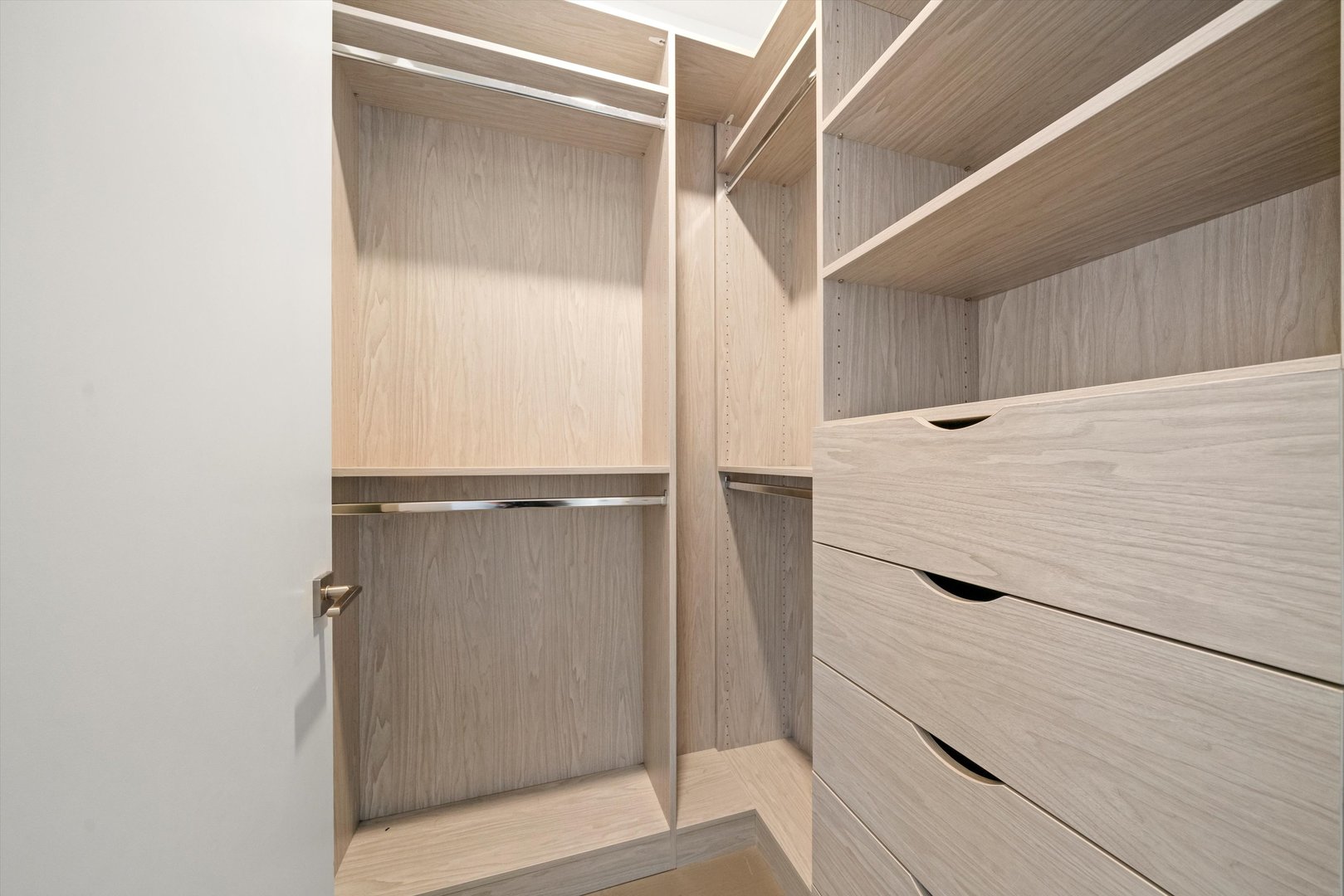 360 W Erie Street Unit: 10C