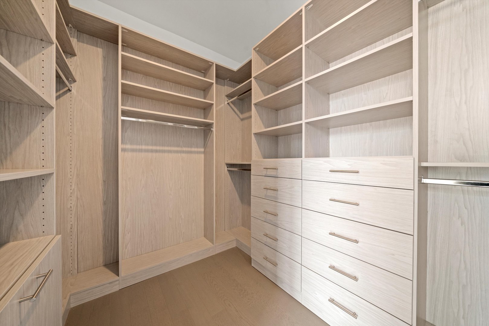 360 W Erie Street Unit: 10C