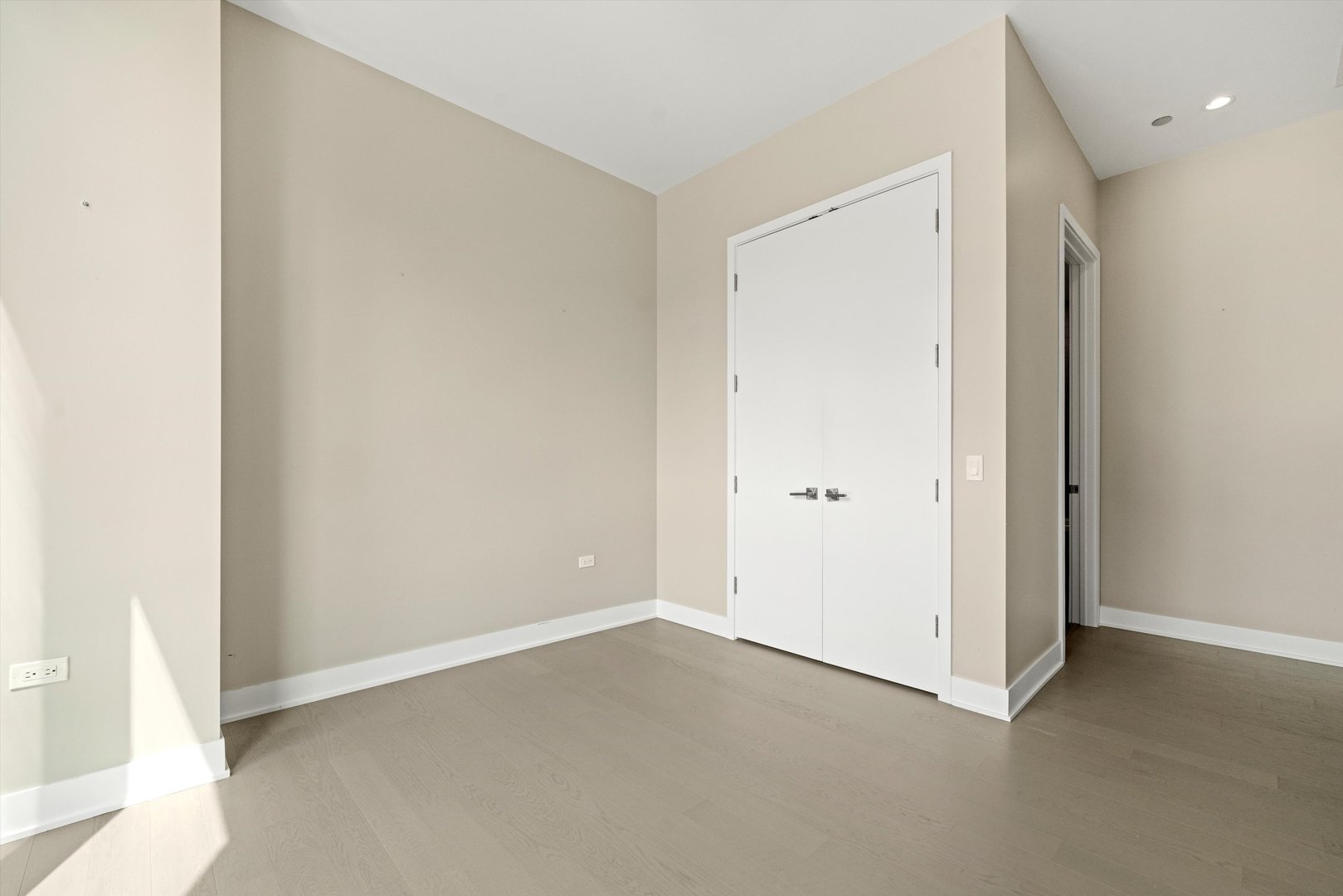 360 W Erie Street Unit: 10C