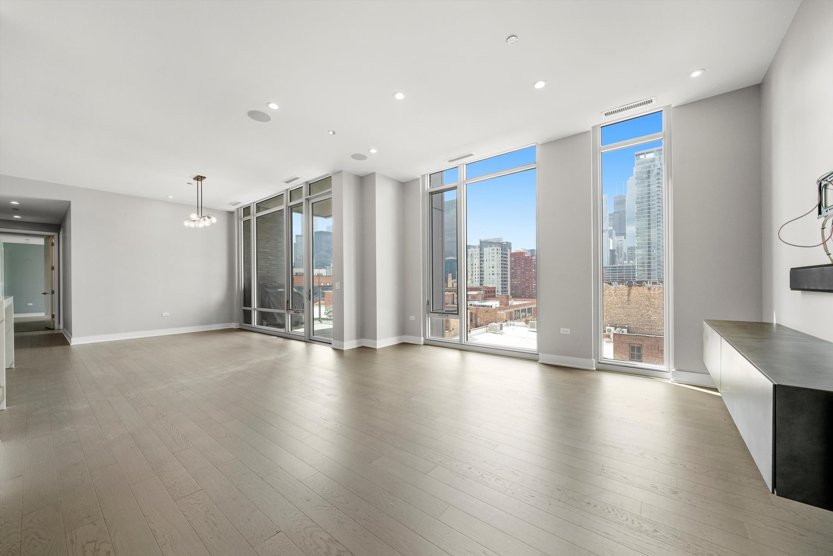 360 W Erie Street Unit: 10C