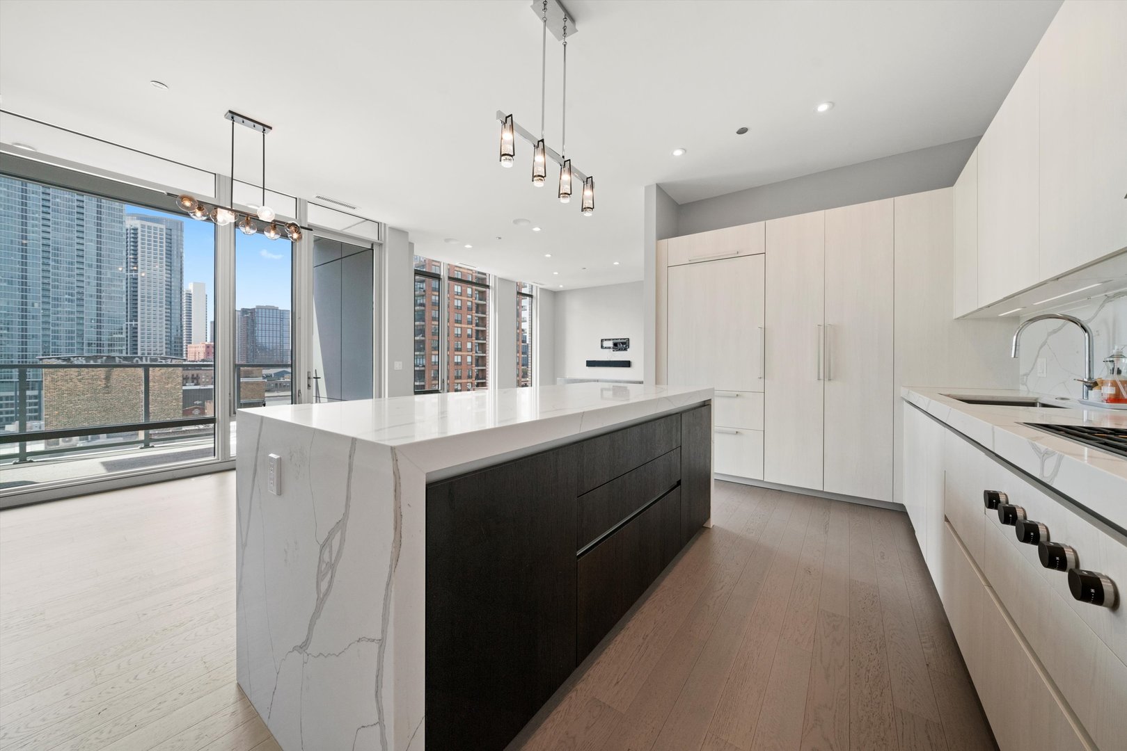 360 W Erie Street Unit: 10C