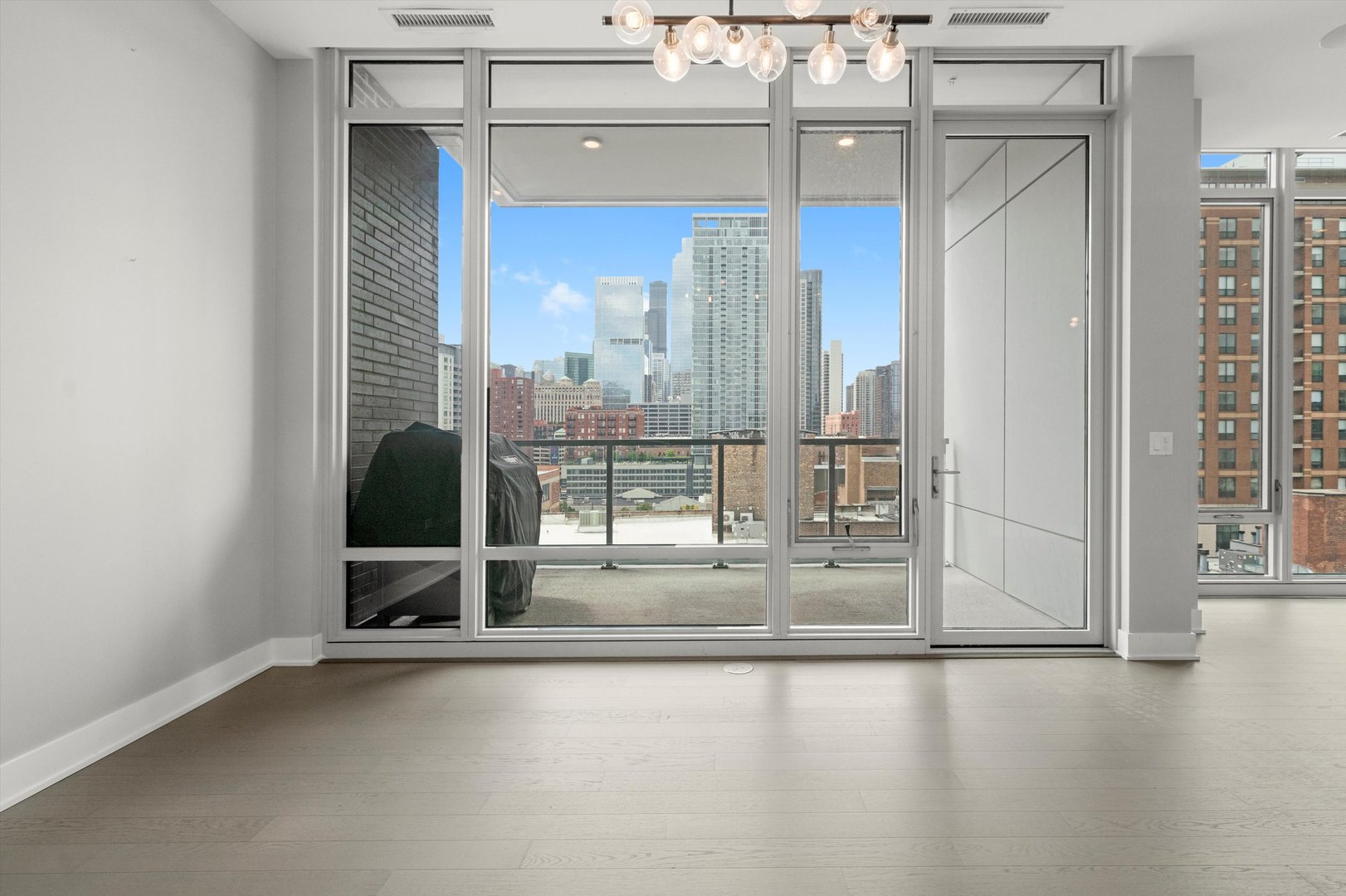 360 W Erie Street Unit: 10C